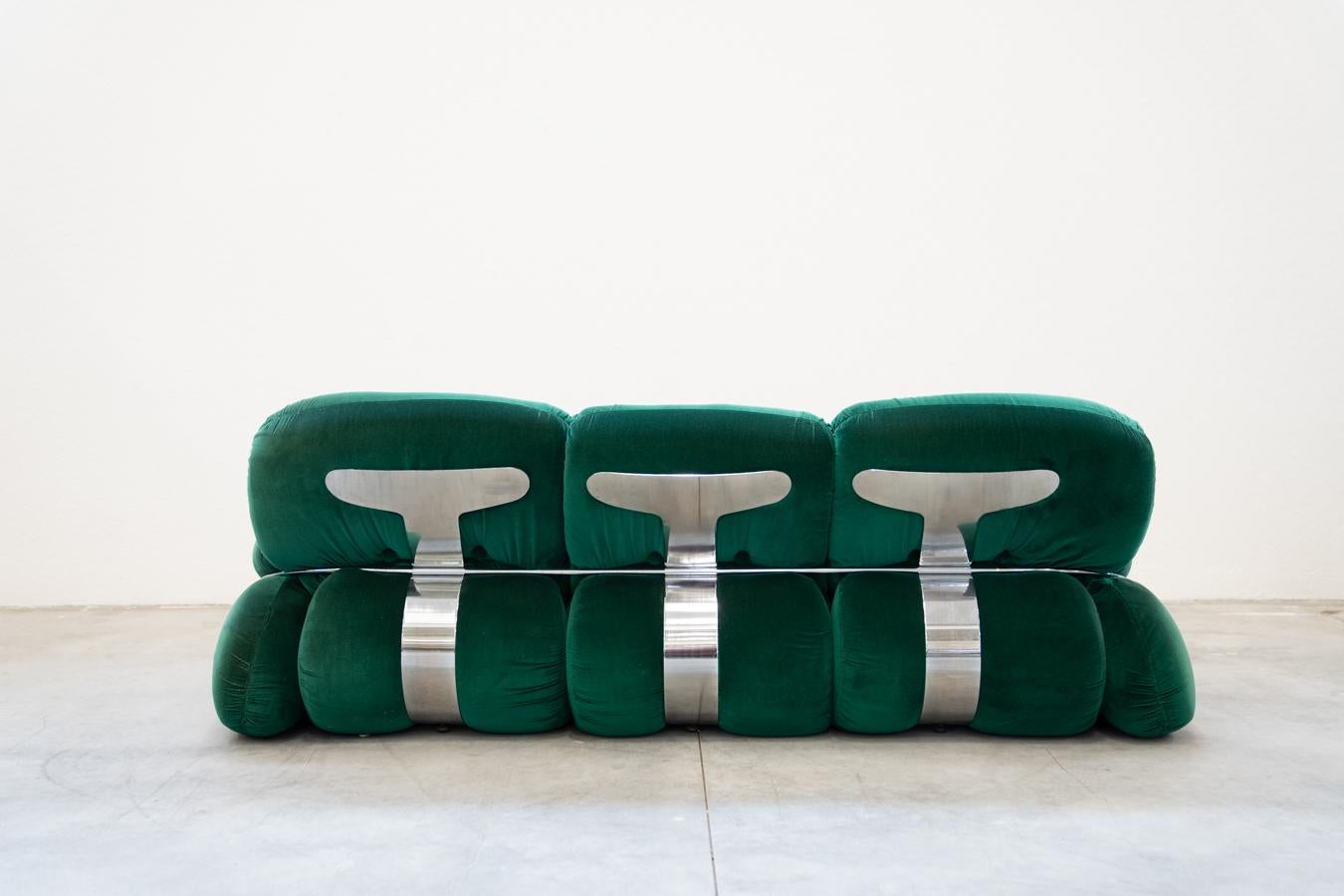 Salotto, 2 poltrone e divano 3 posti, Modello OKAY, Adriano Piazzesi, 1970 For Sale 1