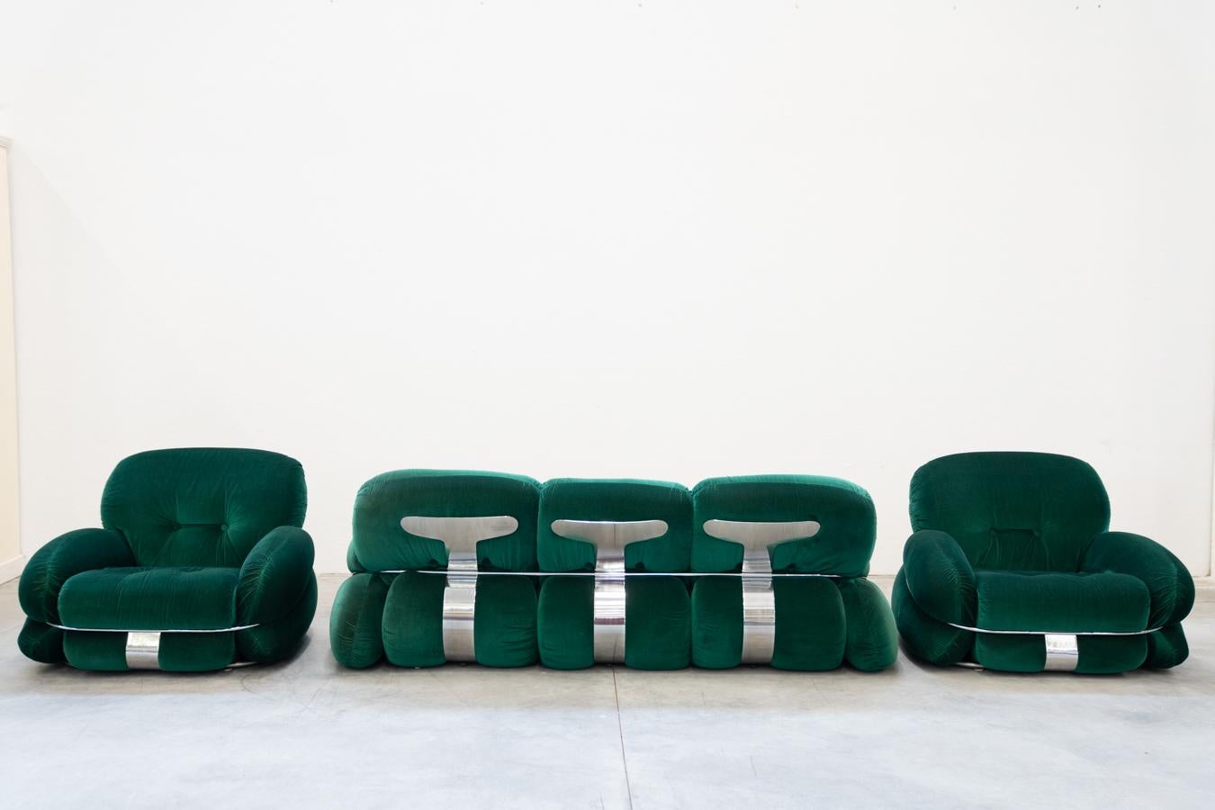 Salotto, 2 poltrone e divano 3 posti, Modello OKAY, Adriano Piazzesi, 1970 For Sale 2