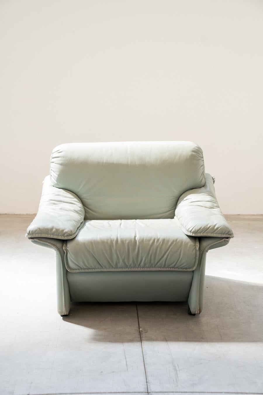 FD SALOTTI light blue faux leather complete living room For Sale 7