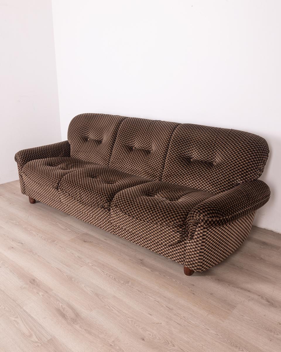Modern Living room sofa and pair of vintage 1970s armchairs in Italian design fabric For Sale