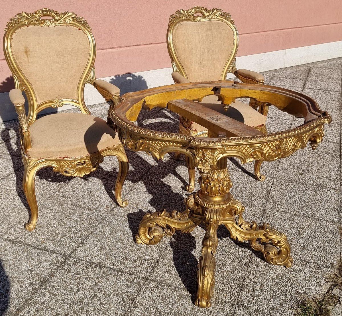 Tessuto a mano Salotto nobiliare intagliato e dorato, stile Carlo X – XIX secolo. in vendita