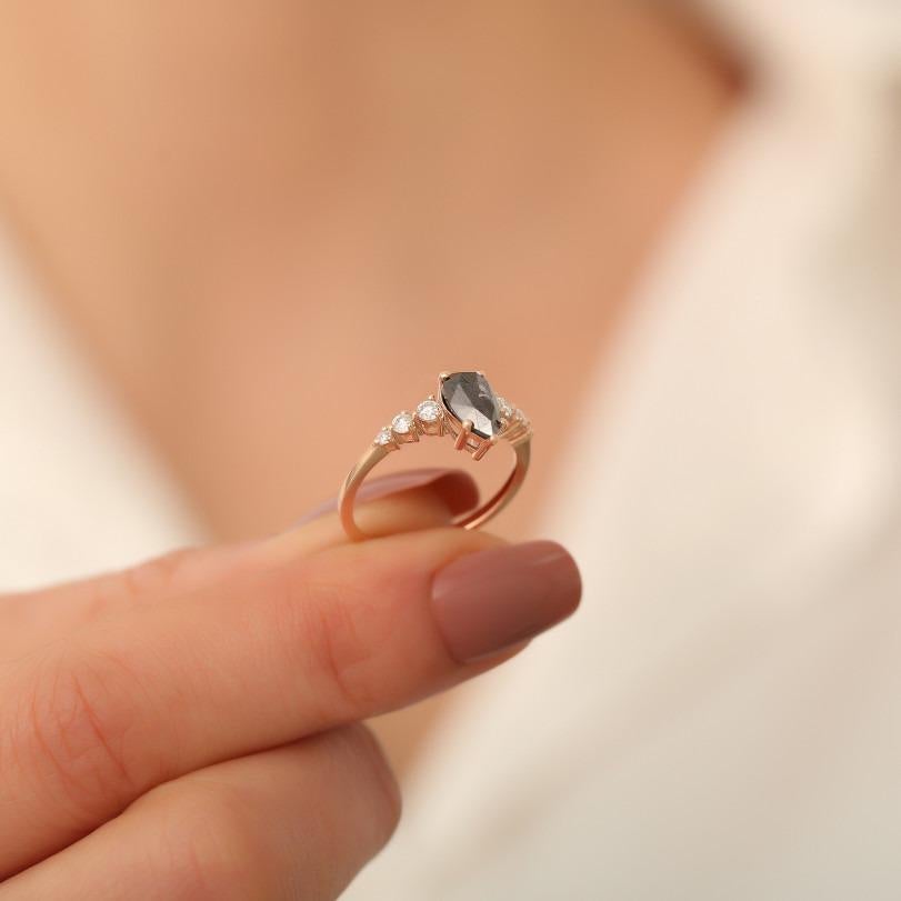 Salt And Pepper 1.31ct Diamond Ring In New Condition For Sale In Fatih, 34
