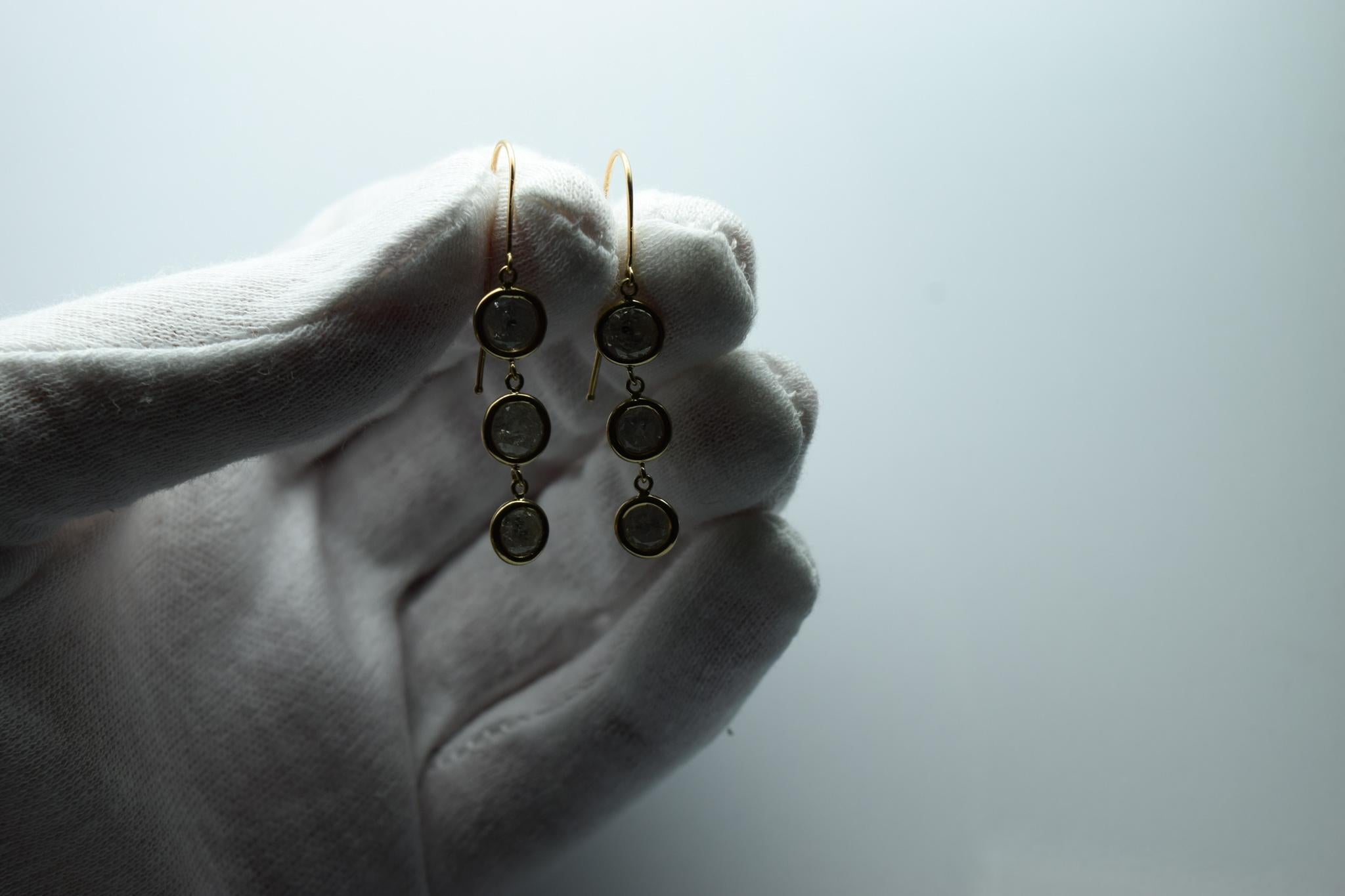 Salt and pepper diamond earrings 4ct diamond earrings dangling 14KT gold For Sale 1