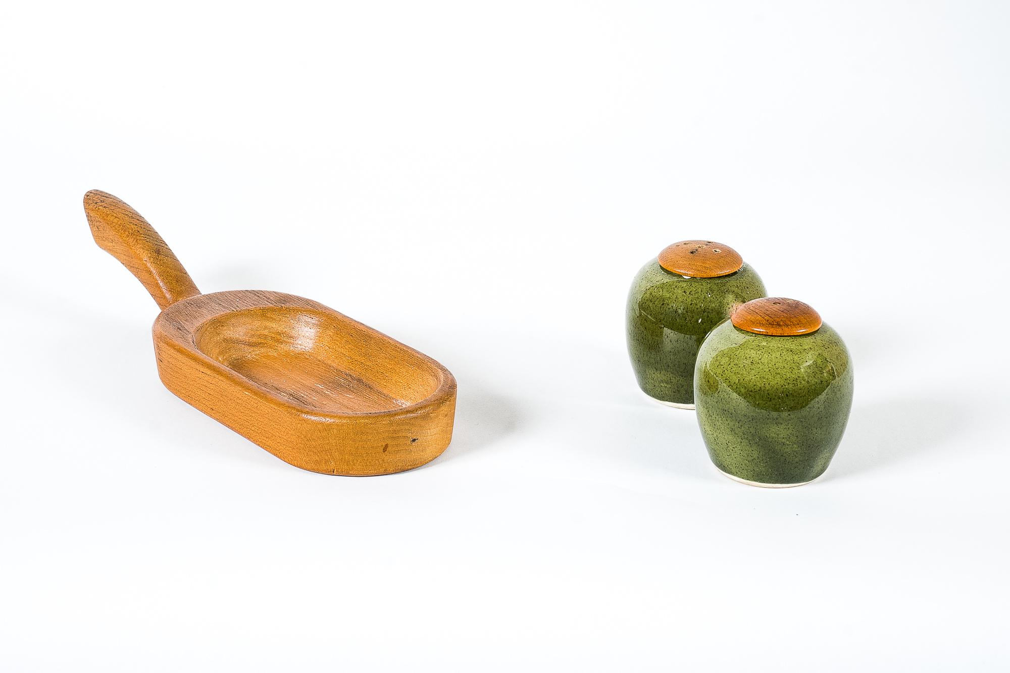 Salt and Pepper Shaker with Stand in Teakwood and Ceramic, Around 1960s For Sale 2