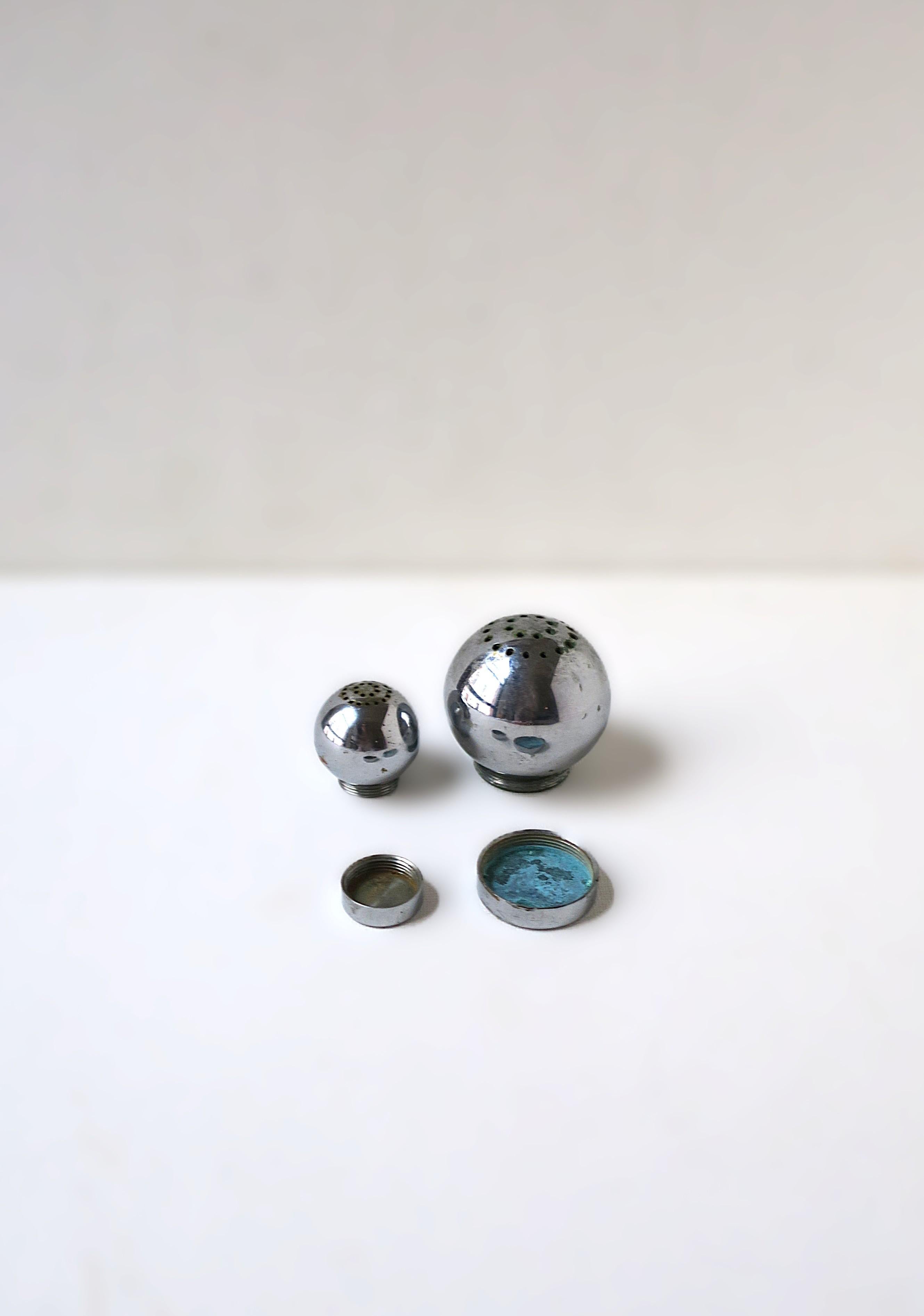 Salt and Pepper Shakers, Modern, Russel Wright for Chase, 1935 im Angebot 1