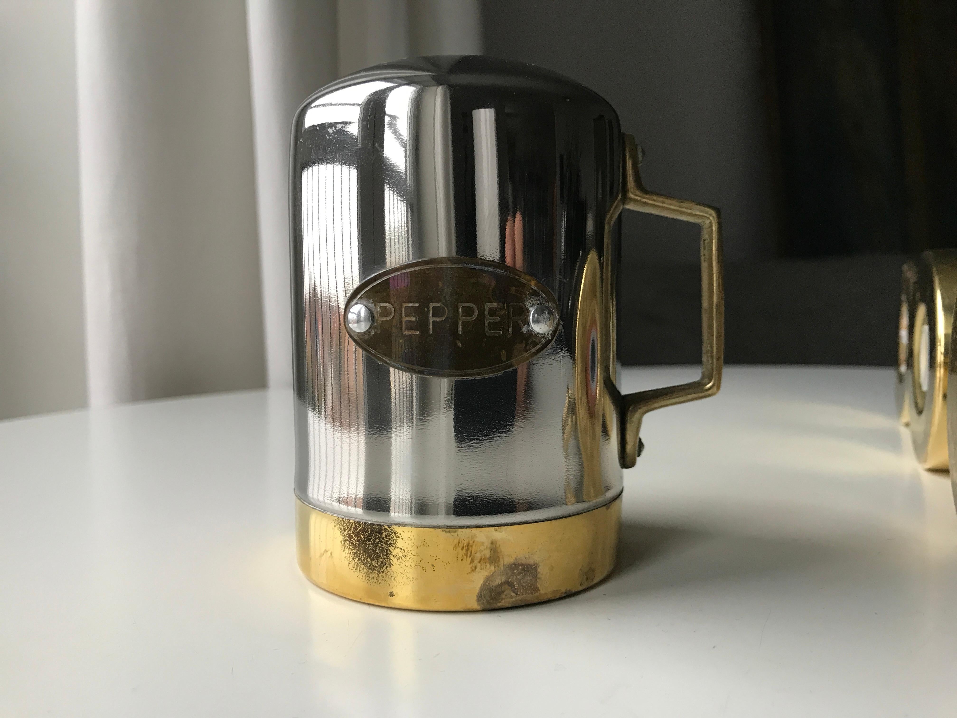 Salt and Pepper Space Age Vintage Diner Set, 1960s Chrome and Brass For Sale 5