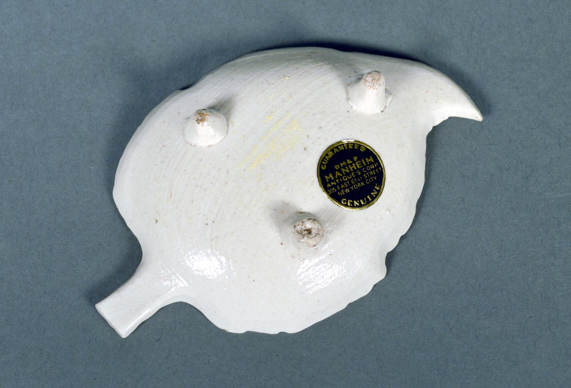 English Salt-Glazed Stoneware Sweetmeat Dishes in the Form of Vine Leaves, a Pair