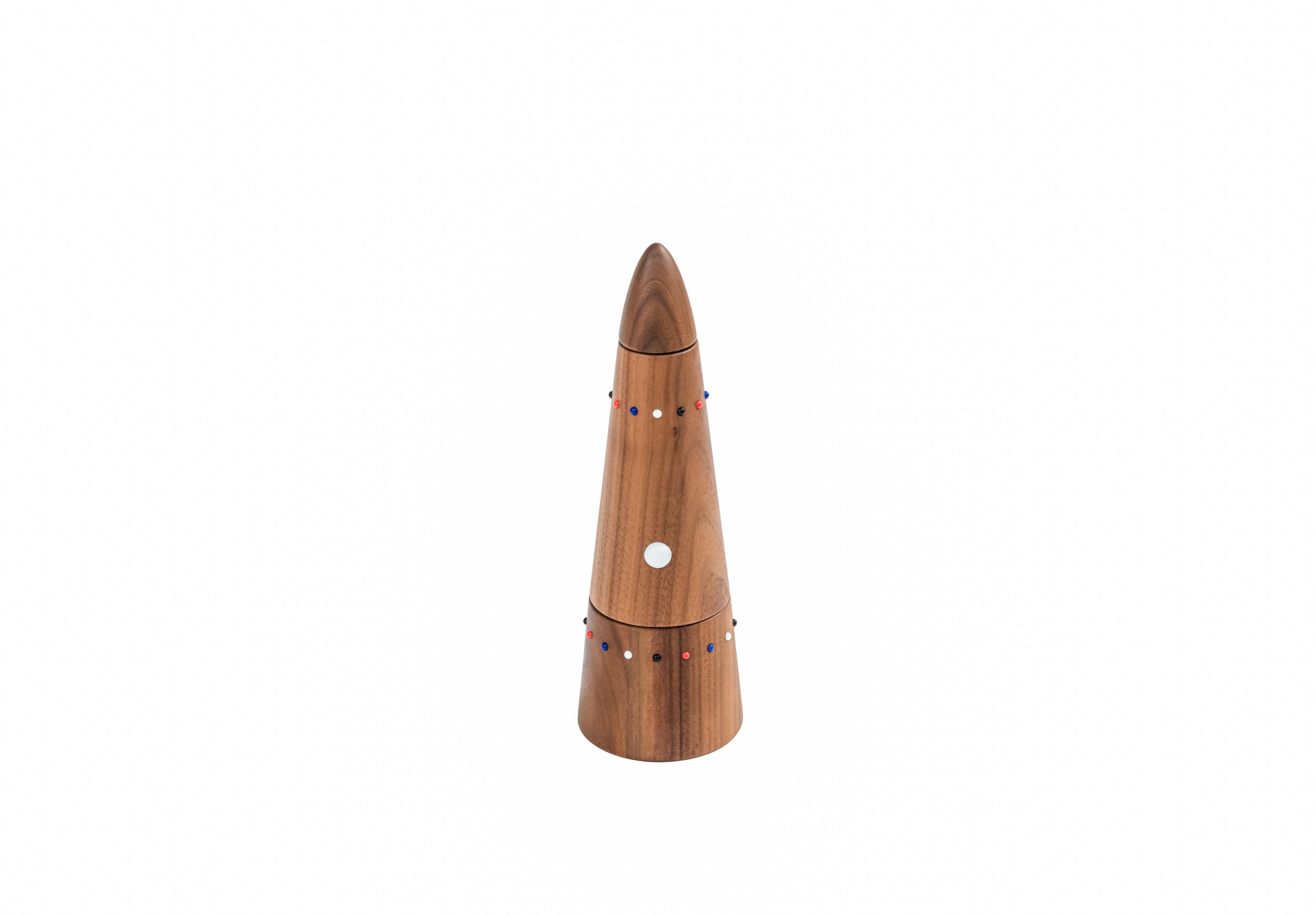 Kenyan Salt mill and pepper grinder set in walnut wood from the SoShiro Pok collection For Sale