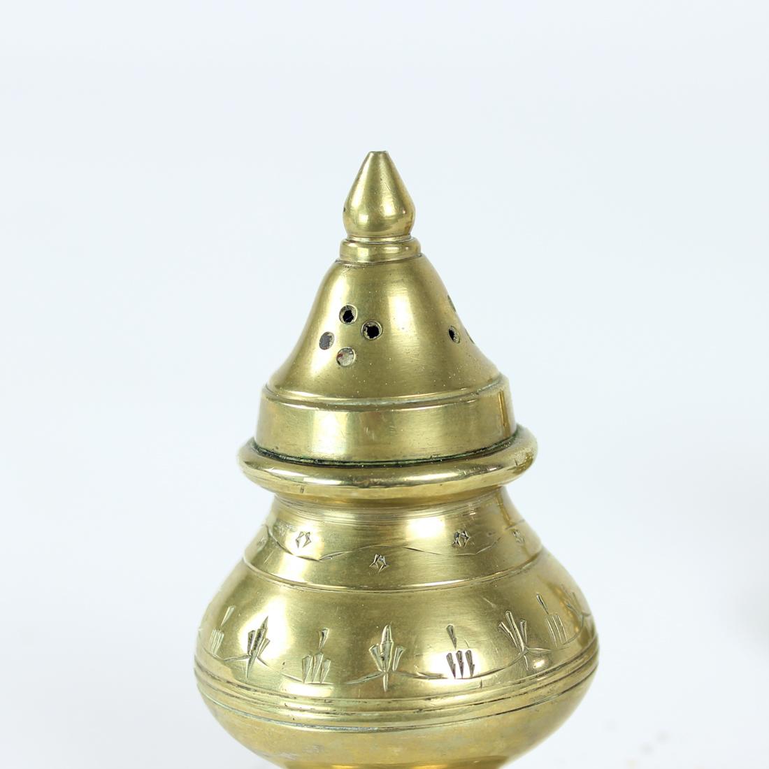 Salt & Pepper Shaker In Brass, 1970s In Excellent Condition For Sale In Zohor, SK