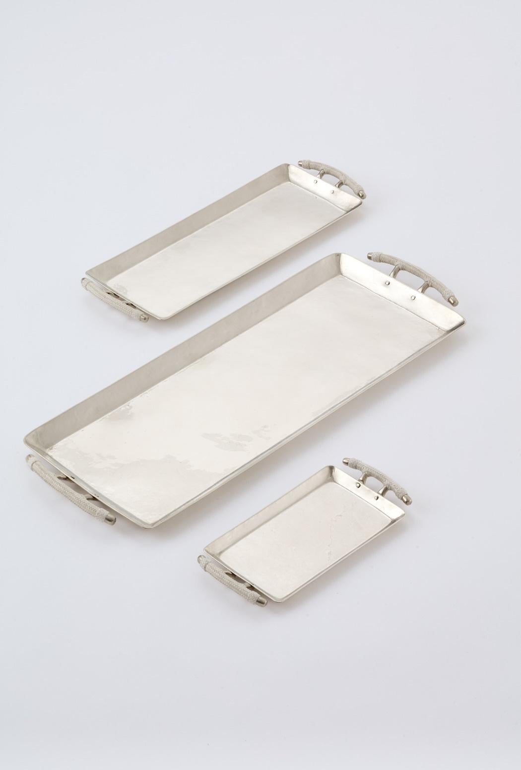 Salta Medium Rechteckiges Ledertablett, Alpaka Silber & Leder (Handgeschnitzt) im Angebot