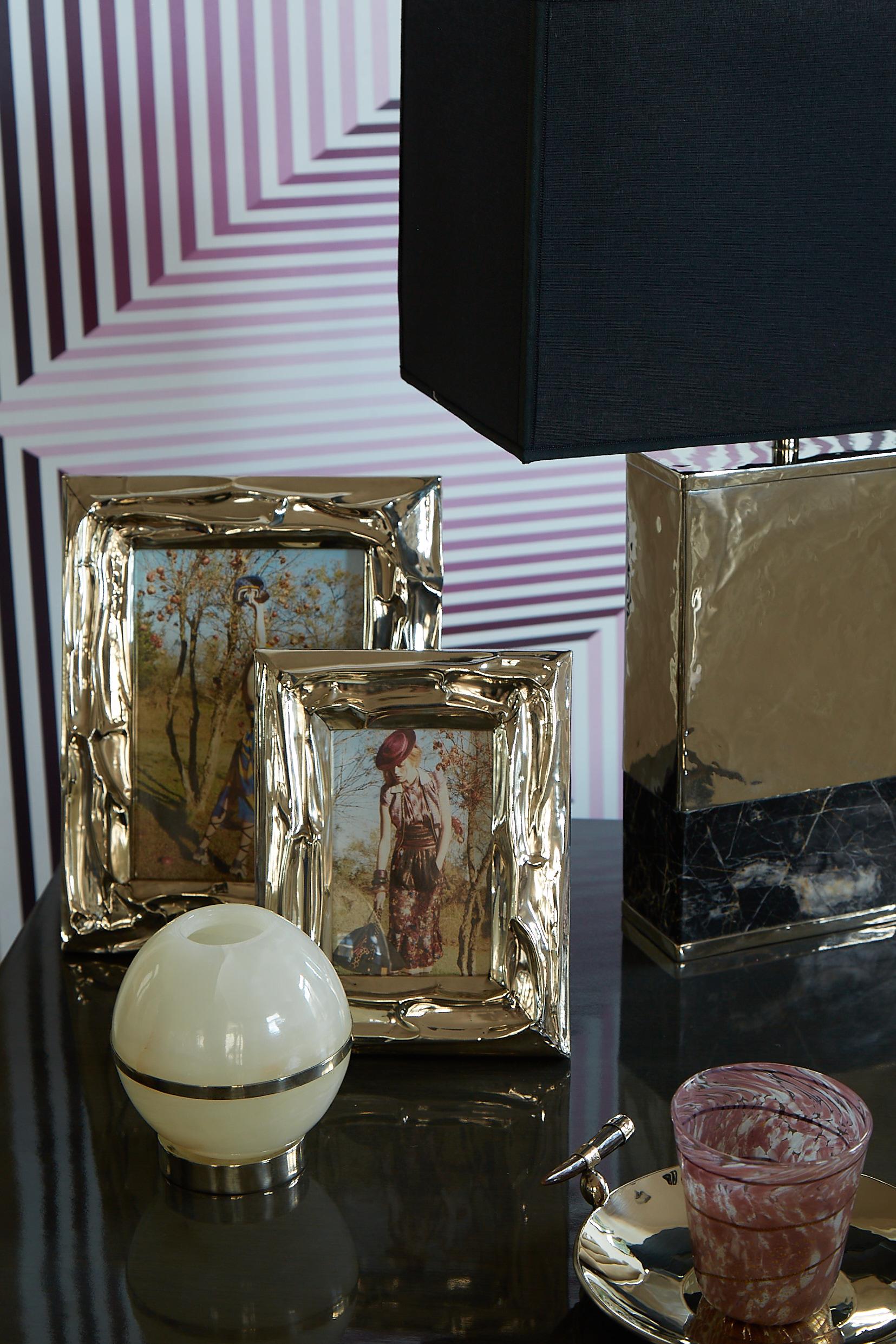 Contemporary SALTA Medium Round Candleholder, Alpaca Silver & Cream Natural Onyx Stone For Sale