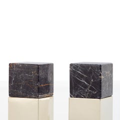 Paire de serre-livres carrés SALTA en pierre d'onyx noir de taille moyenne