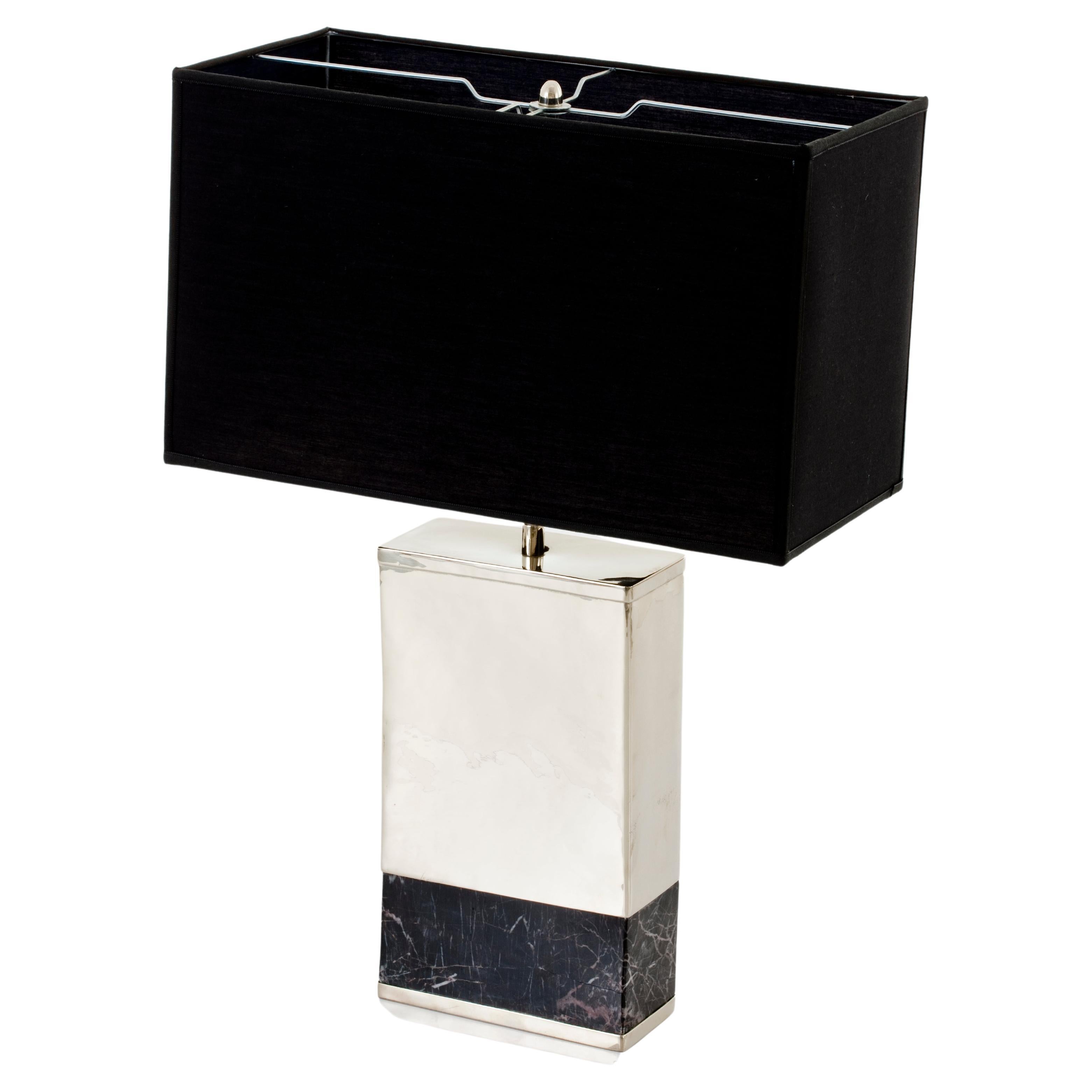 Airedelsur table lamp with onyx stone and silver alpaca, made in Argentina
Dimensions:
Fabric lampshade D 7.87” x 22.44” H x 15.74
