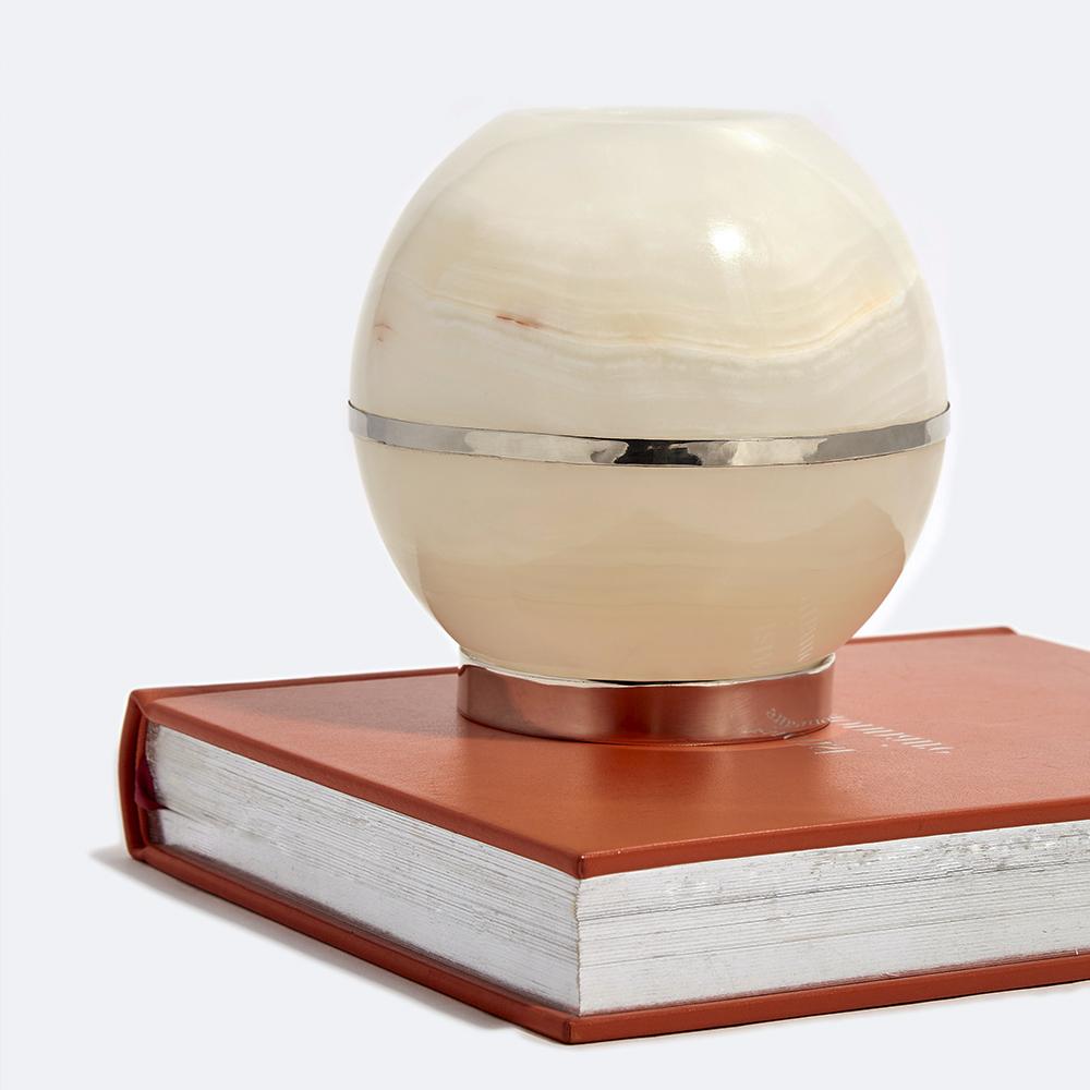 Organique Chandelier rond SALTA XL, argent alpaga et pierre d'onyx naturel crème en vente
