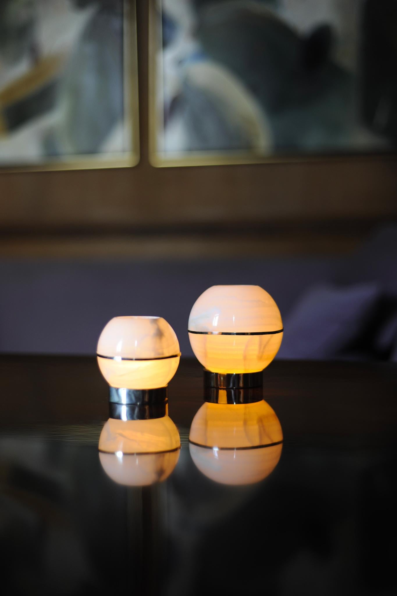 Sculpté à la main Chandelier rond SALTA XL, argent alpaga et pierre d'onyx naturel crème en vente