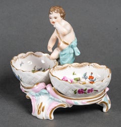Saltcellar and Pepperpot in Berlin Porcelain, Manufacture of KPM.