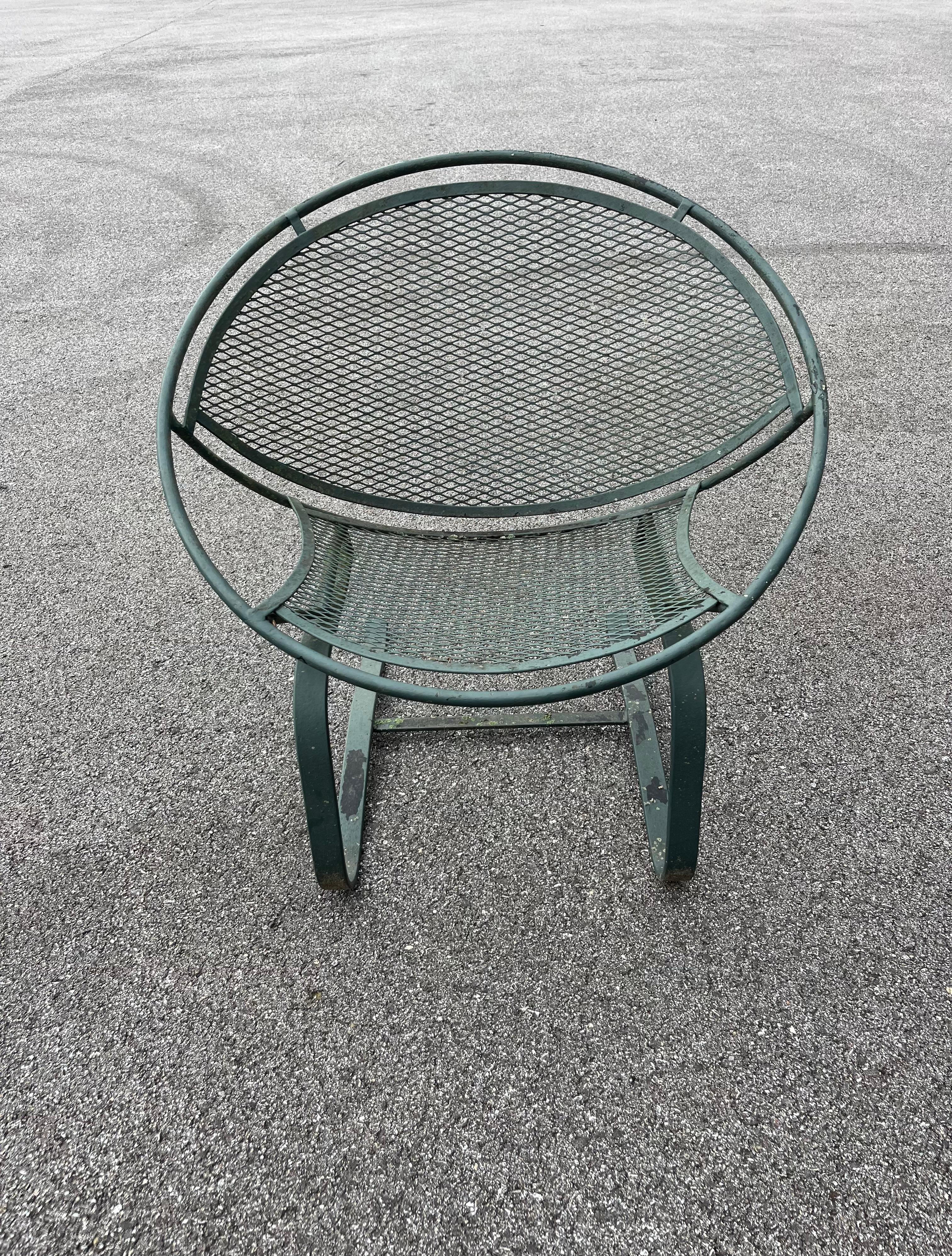 Mauricio Tempesi ha progettato una sedia a sbalzo con molle Radar per il suo studio di architettura.
Salterini c. 1950.  Tutto originale.