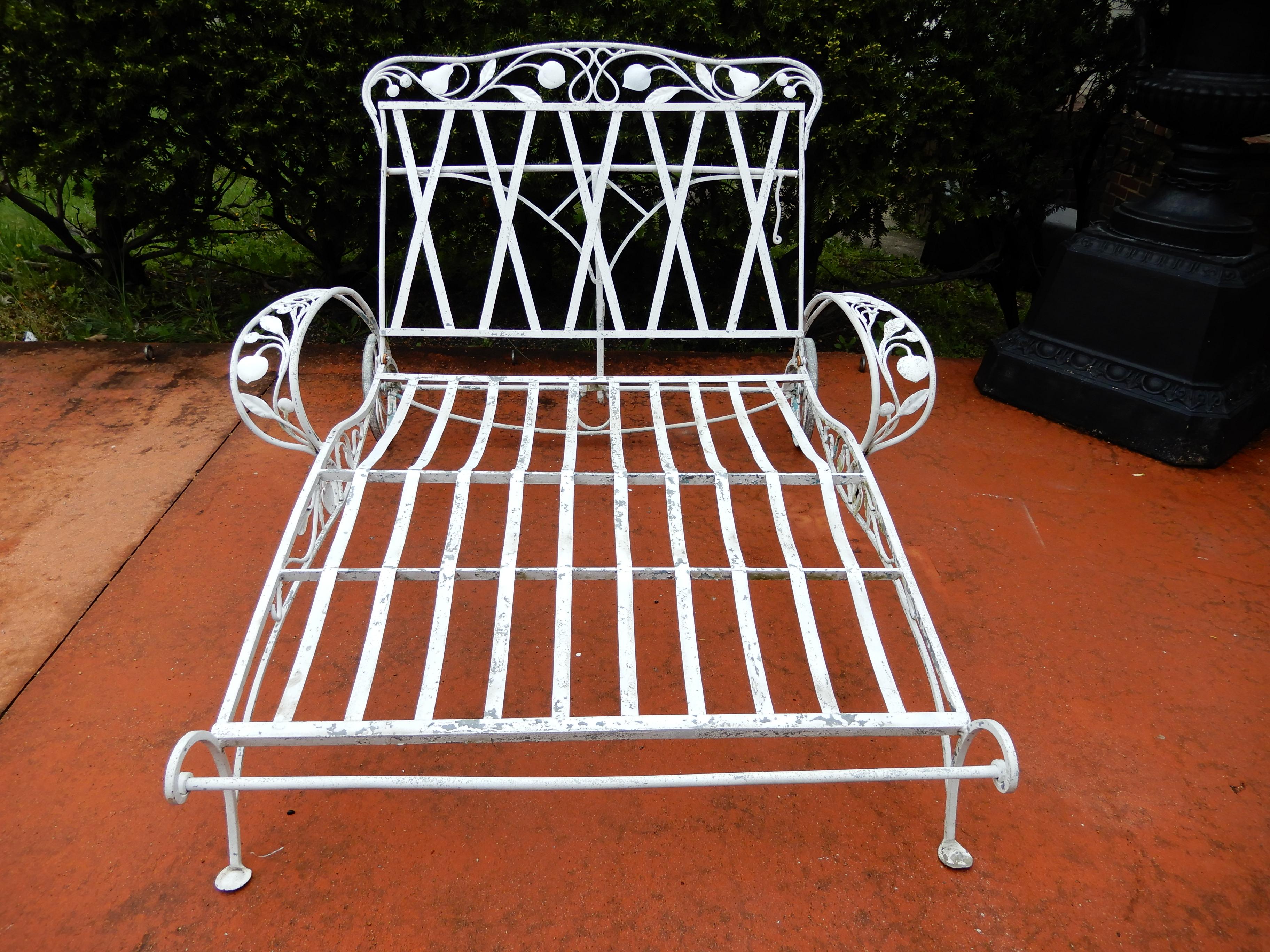 Salterini Double Chaise Della Robbia Pattern For Sale 2
