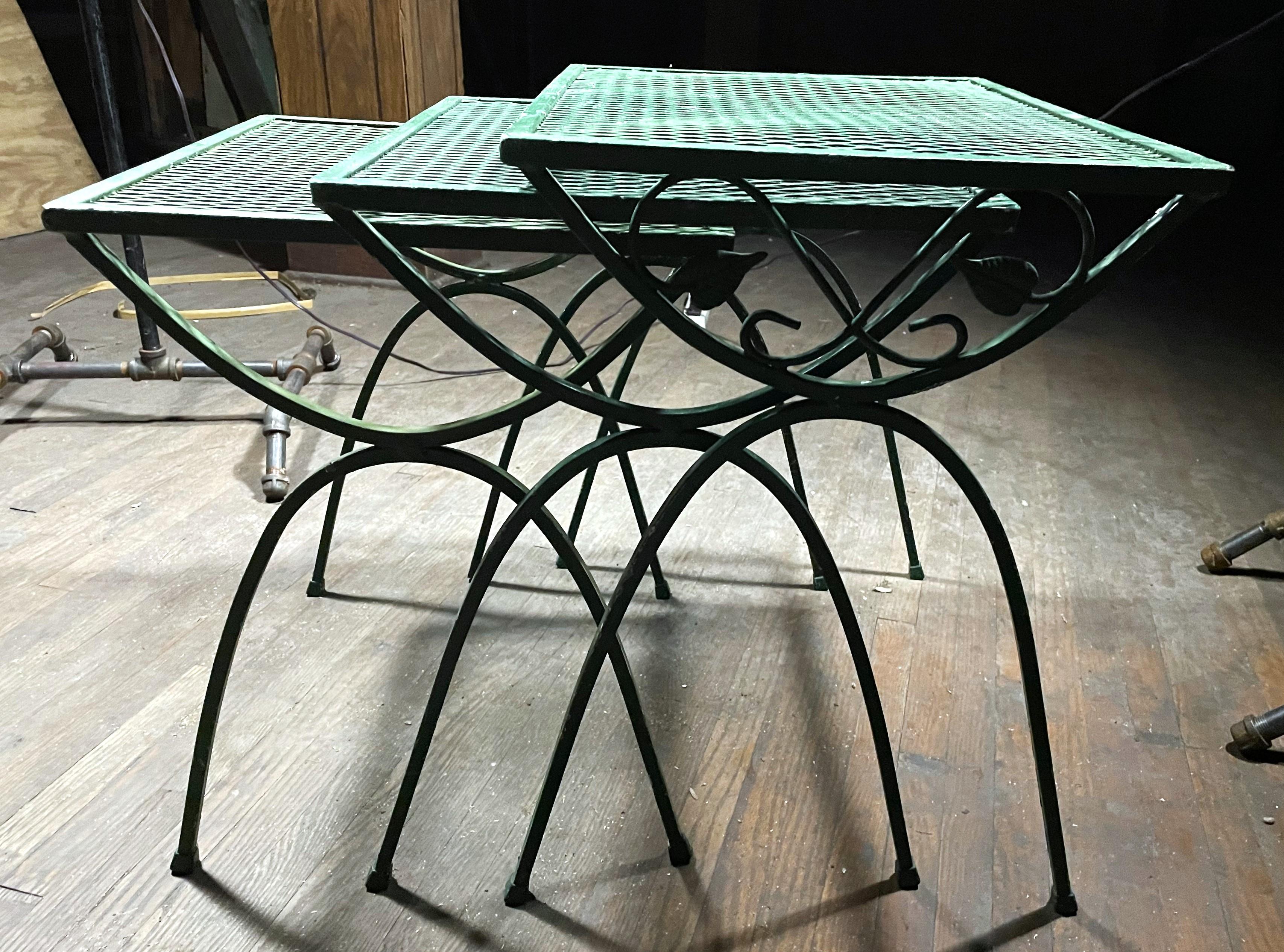 Mid-Century Modern Salterini Ivy and Vine set of 3 Nesting Patio Garden Side Tables Forest Green  For Sale