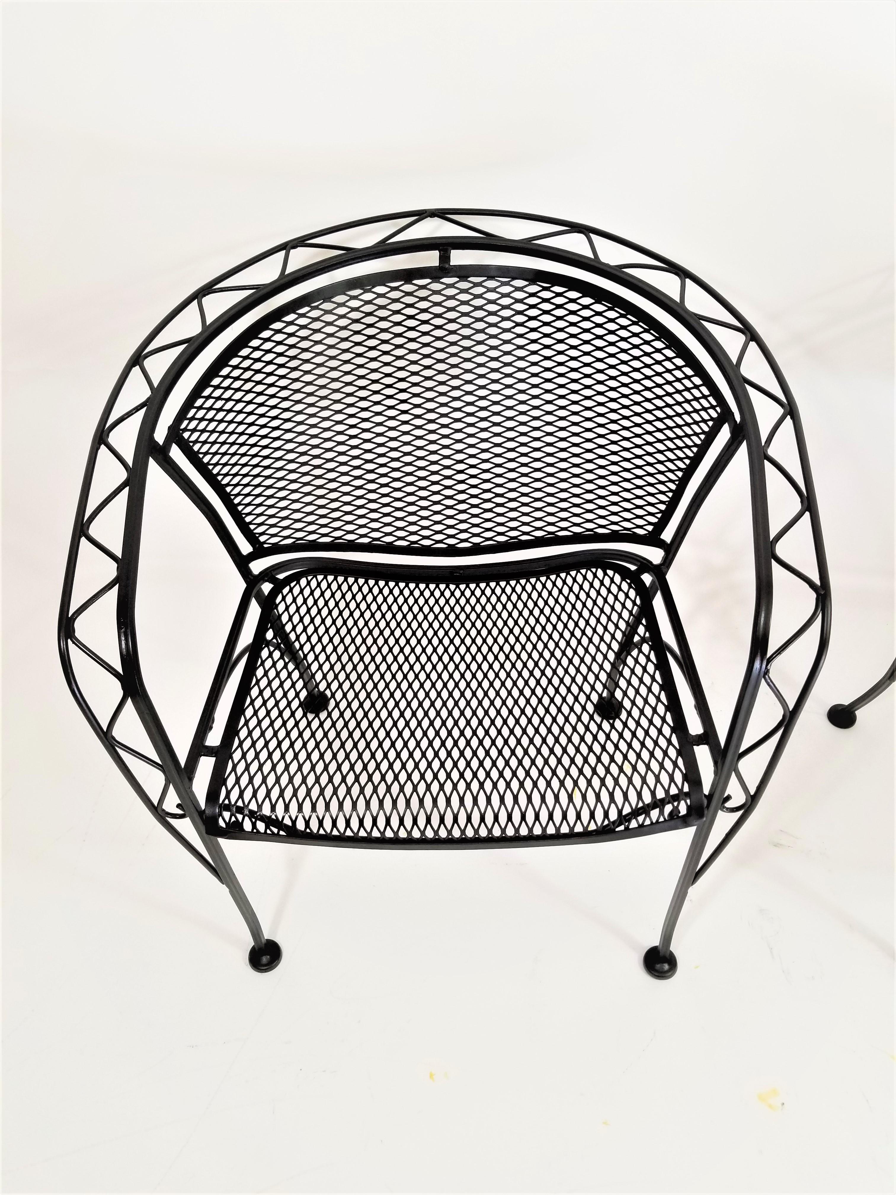 Salterini Midcentury Schwarz Schmiedeeisen Outdoor Patio Stühle Satz von 2 oder 4 im Zustand „Hervorragend“ in New York, NY