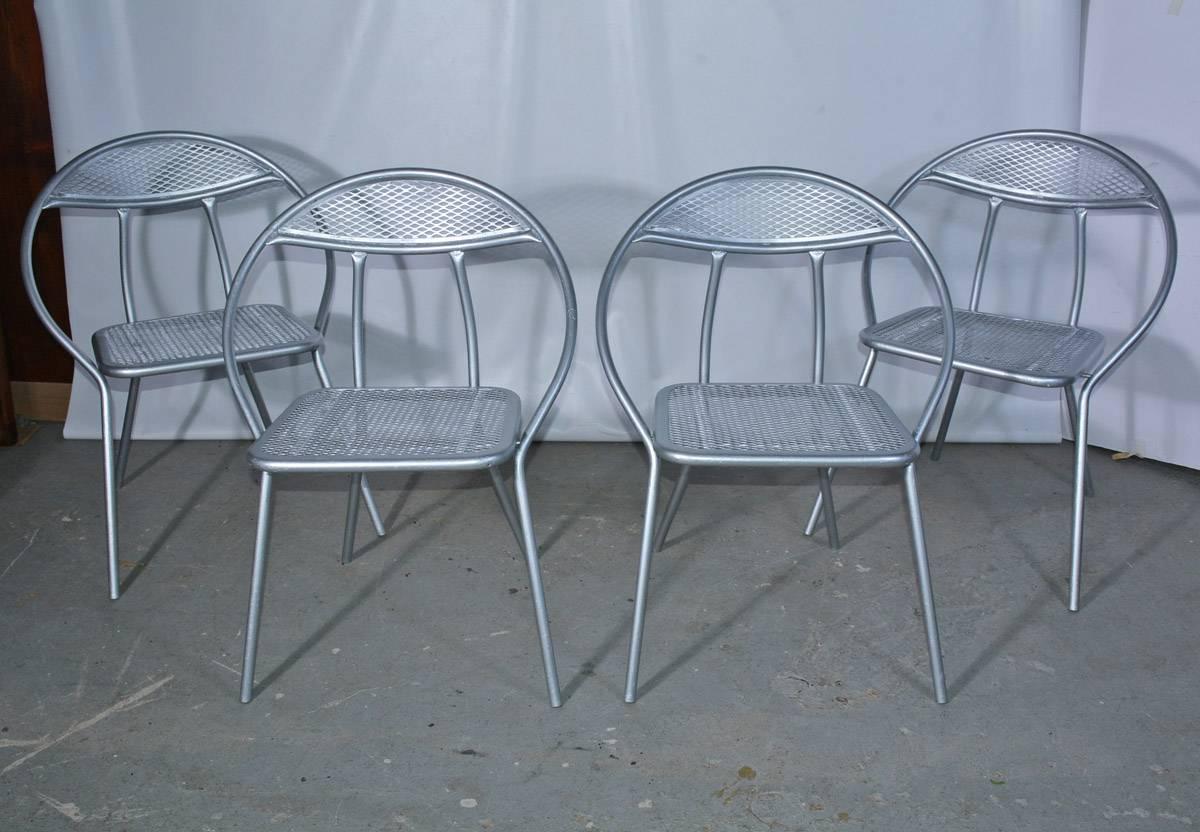 Painted Salterini Mid-Century Modern Folding Metal Patio or Garden Table and Four Chairs