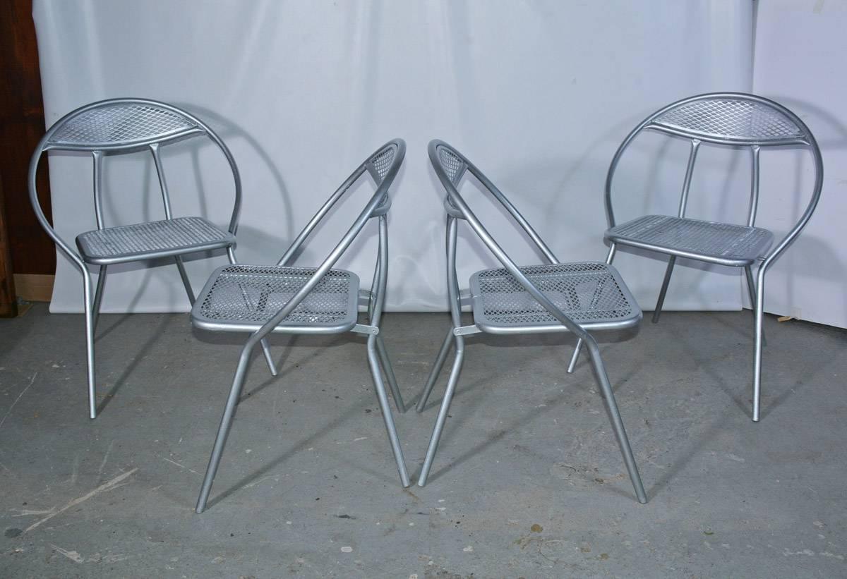 20th Century Salterini Mid-Century Modern Folding Metal Patio or Garden Table and Four Chairs