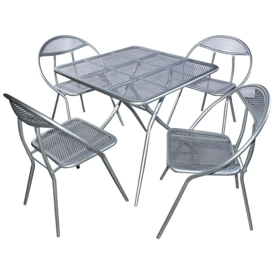 Mid-Century Modern Woodard Style Patio Dining Chairs at 1stDibs