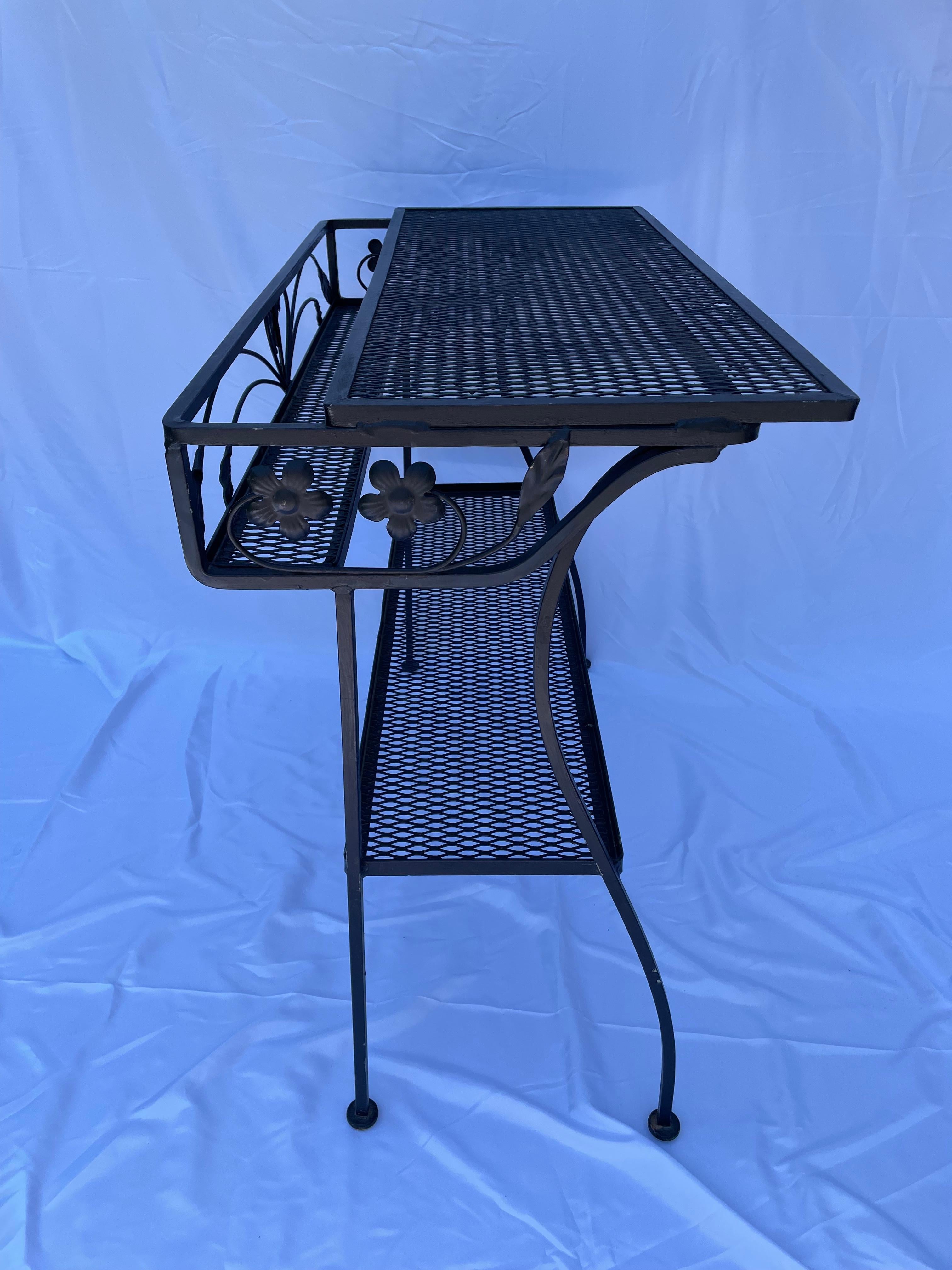 Salterini Rose Leaf Potting Table, Plant Stand or Dry Bar In Good Condition For Sale In Kennett Square, PA
