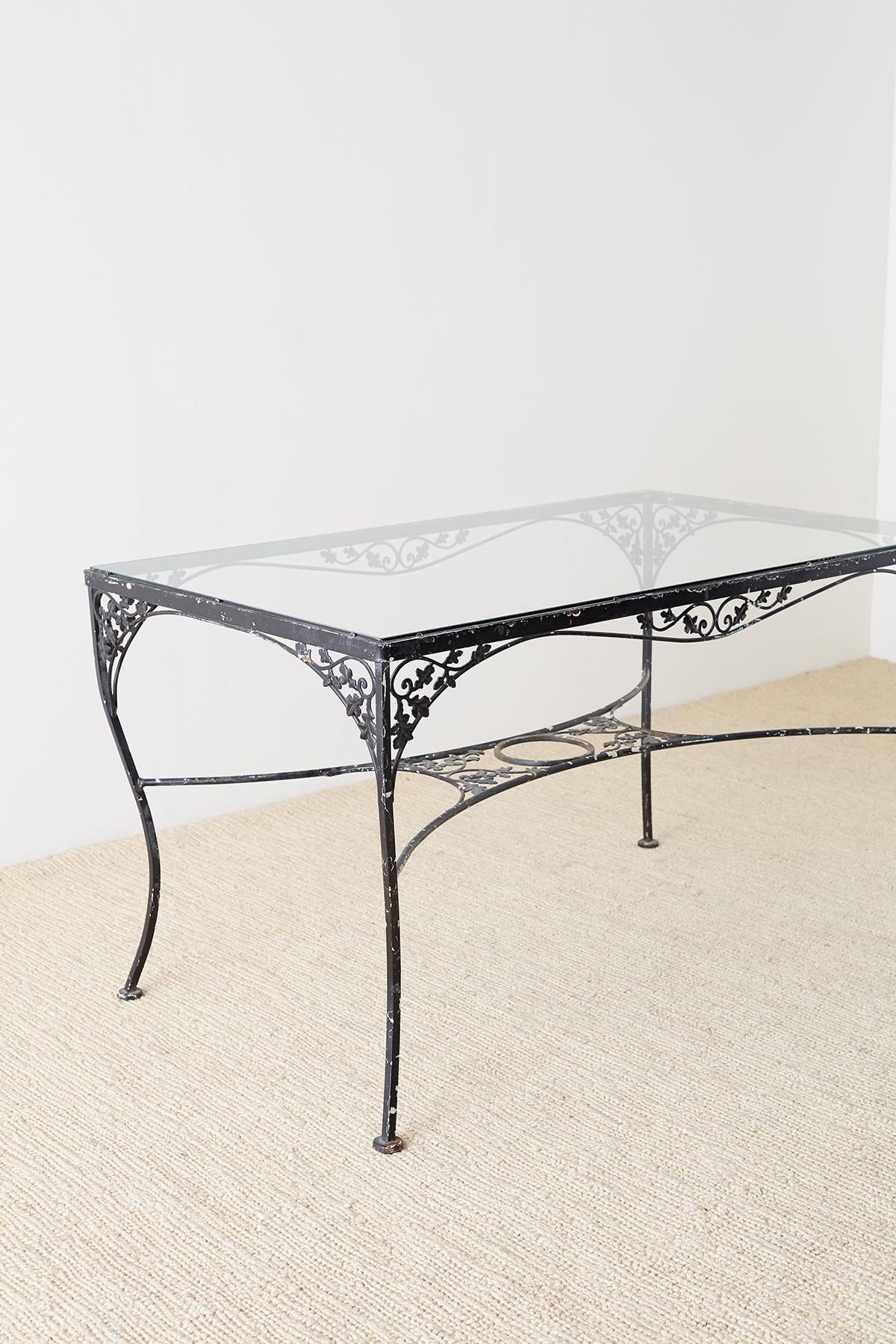 Salterini Style Wrought Iron Patio Garden Table (Moderne der Mitte des Jahrhunderts)