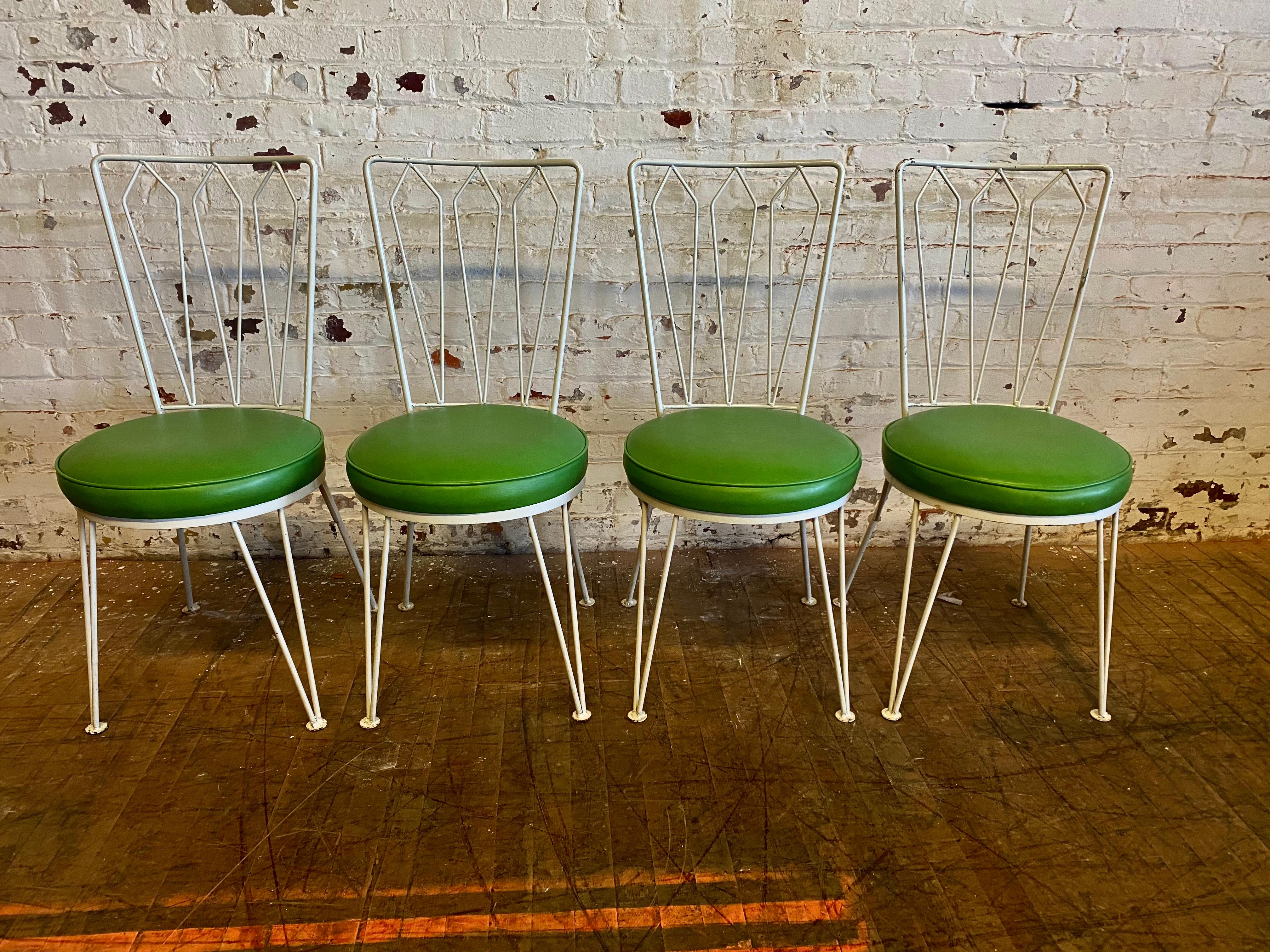 Ensemble de 4 chaises de salle à manger en fer forgé Salterini / Woodard / Modernist Bon état - En vente à Buffalo, NY