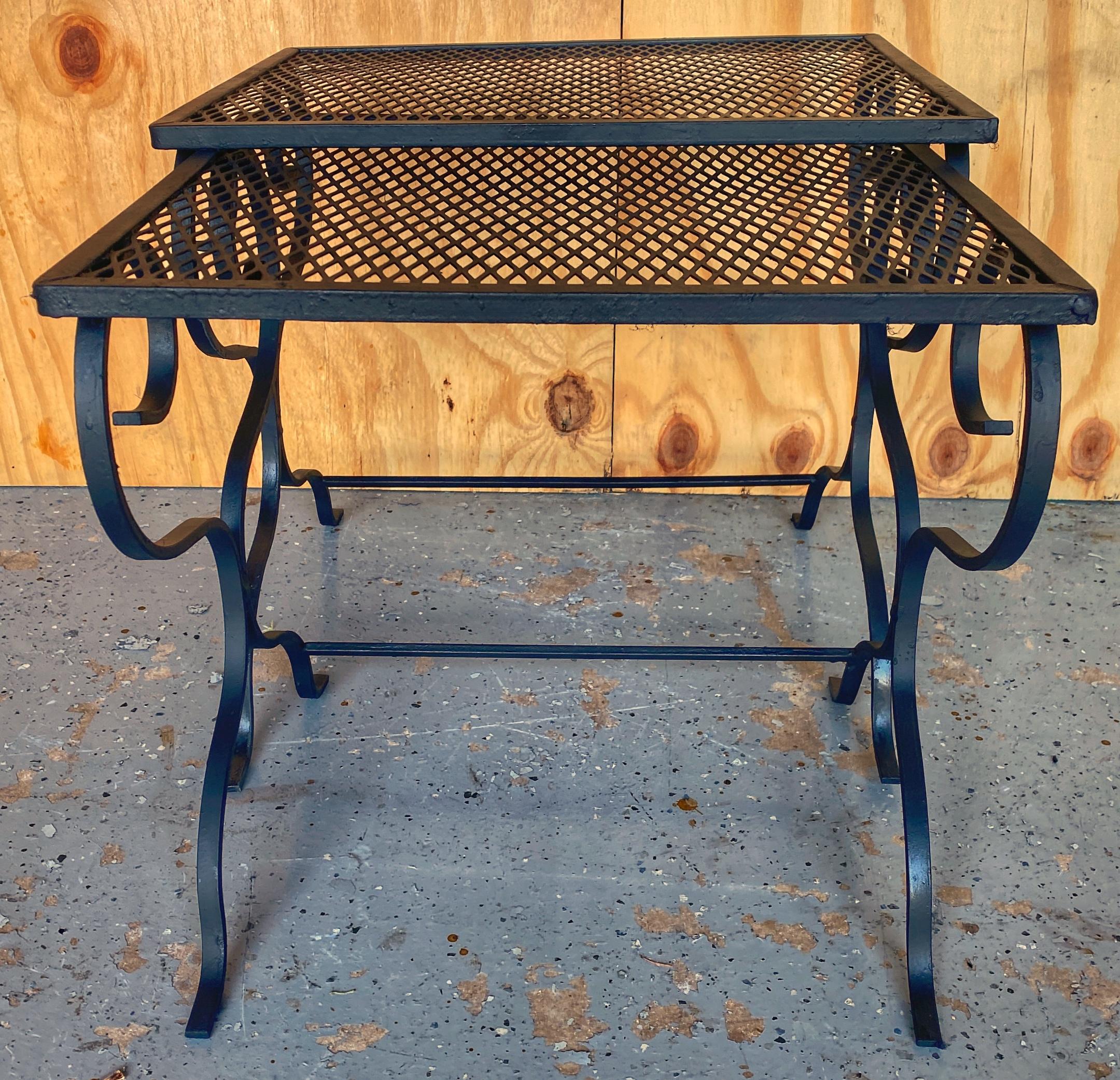 Salterni Wrought iron 5-piece Patio Set  For Sale 8