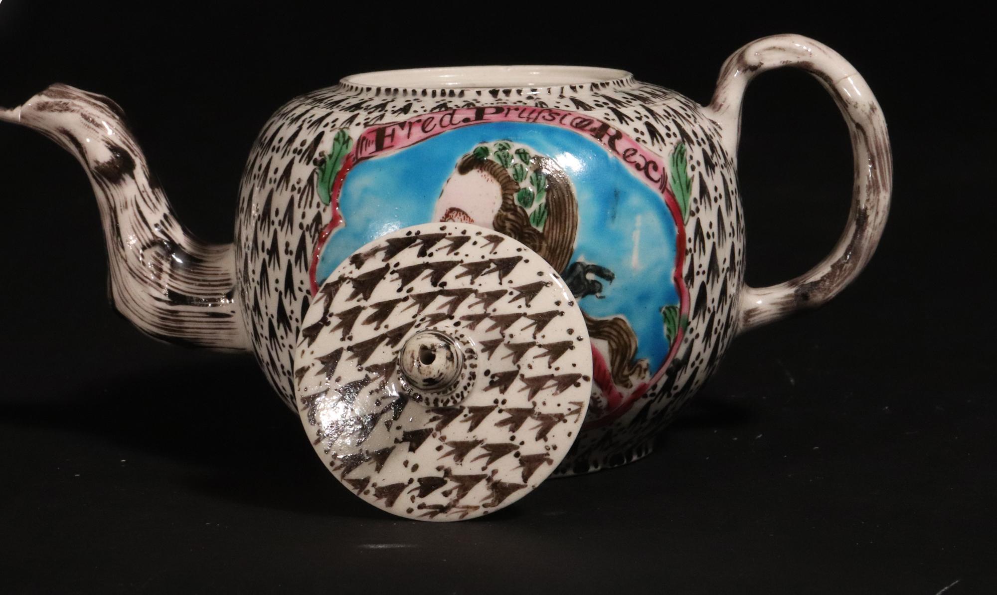 Tetera de esmalte salino con retrato de Federico el Grande de Prusia y el Prusiano en venta 4
