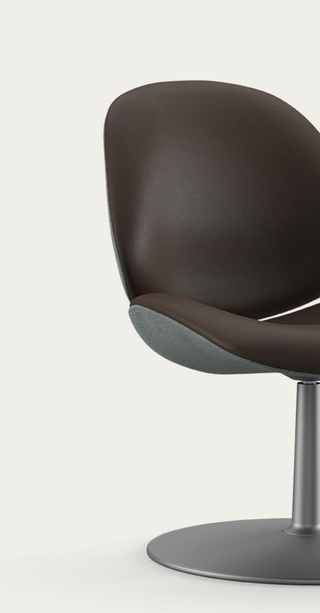 Salto and Sigsgaard Council Family Lounge Chair, Pedestral For One Collection For Sale 4