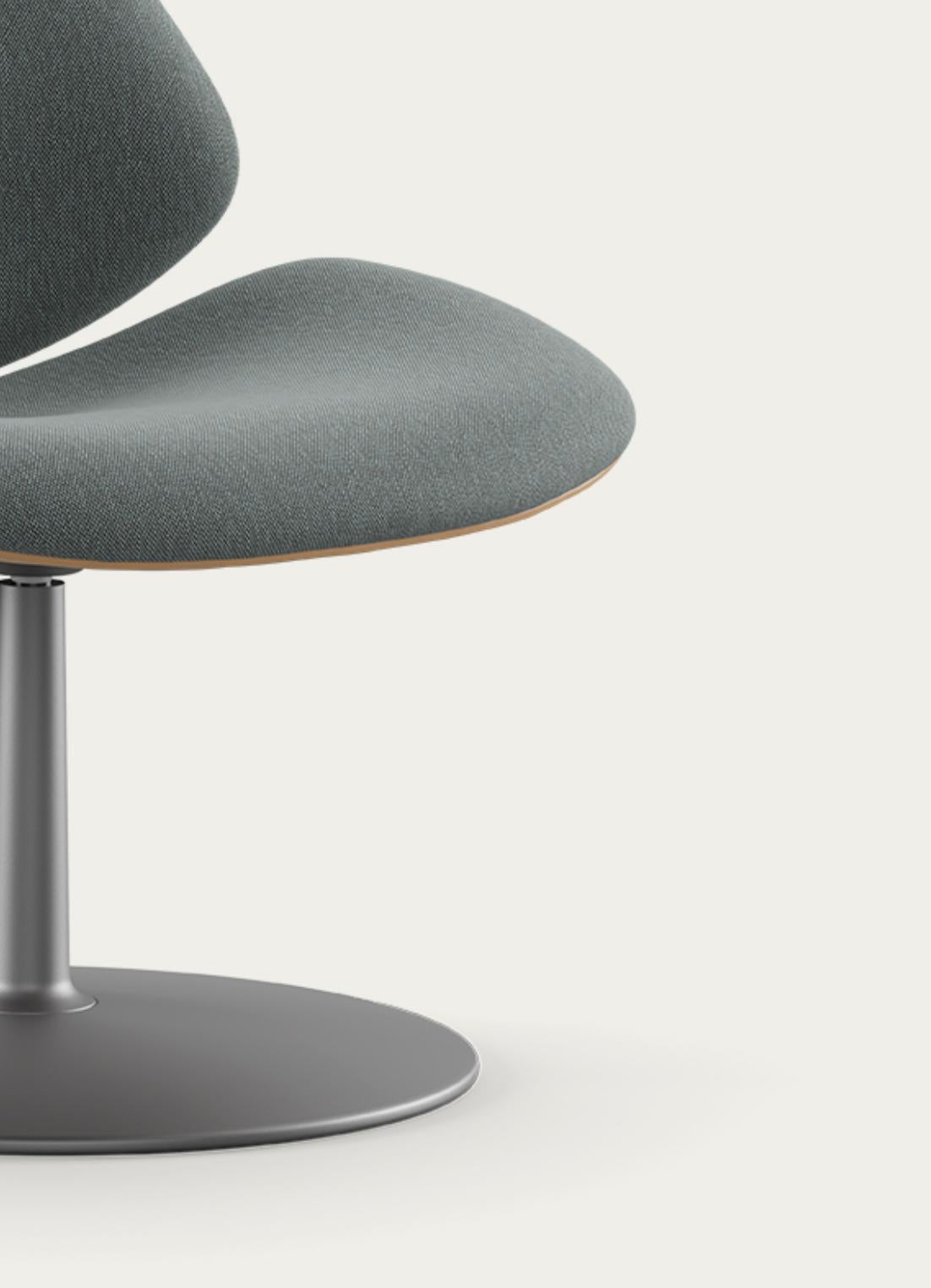 Aluminum Salto and Sigsgaard Council Family Lounge Chair, Pedestral For One Collection For Sale