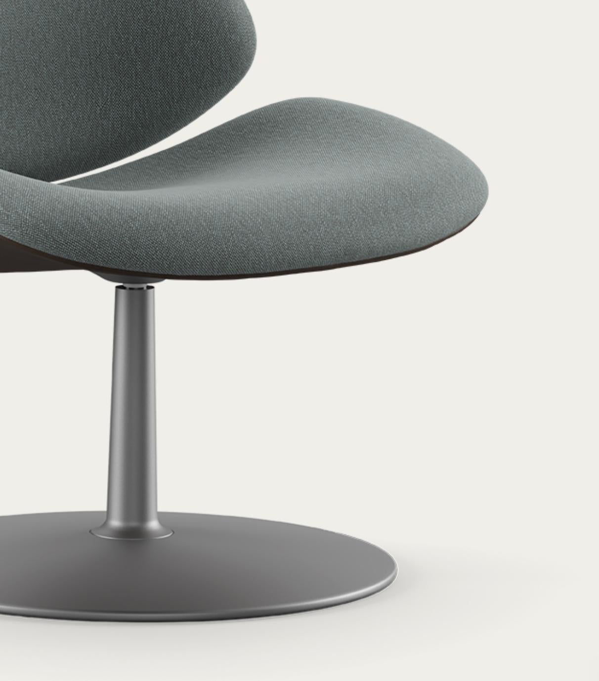 Aluminum Salto and Sigsgaard Council Family Lounge Chair, Pedestral For One Collection For Sale