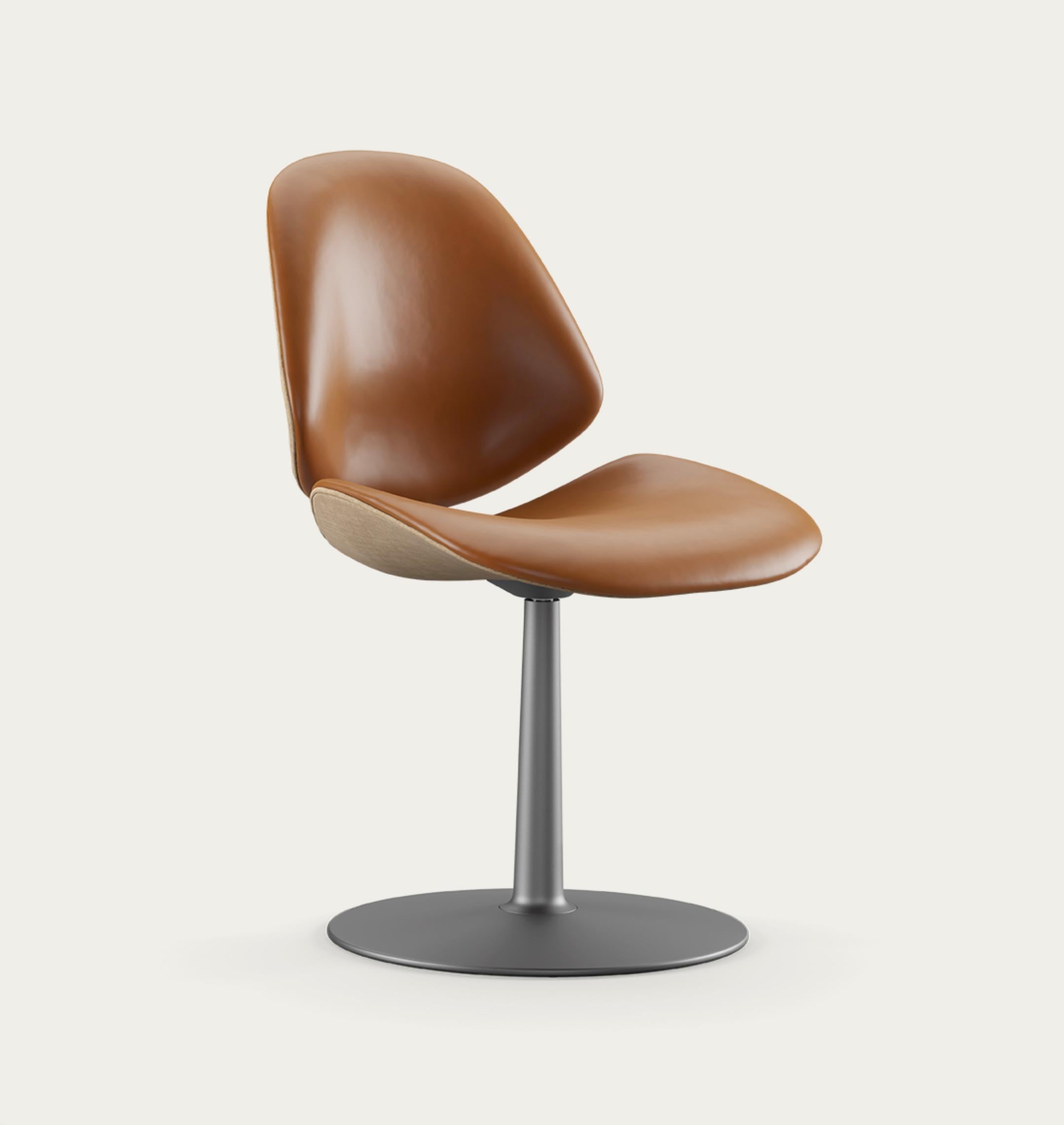 Salto and Sigsgaard Council Family Salon Chair Base: Graphite, Duo Upholstery: Front: Nevada Cognac + Back: Remix 242 For One Collection

Discover the Council Salon Chair Swivel Base, the perfect seating solution for meeting, dining or waiting