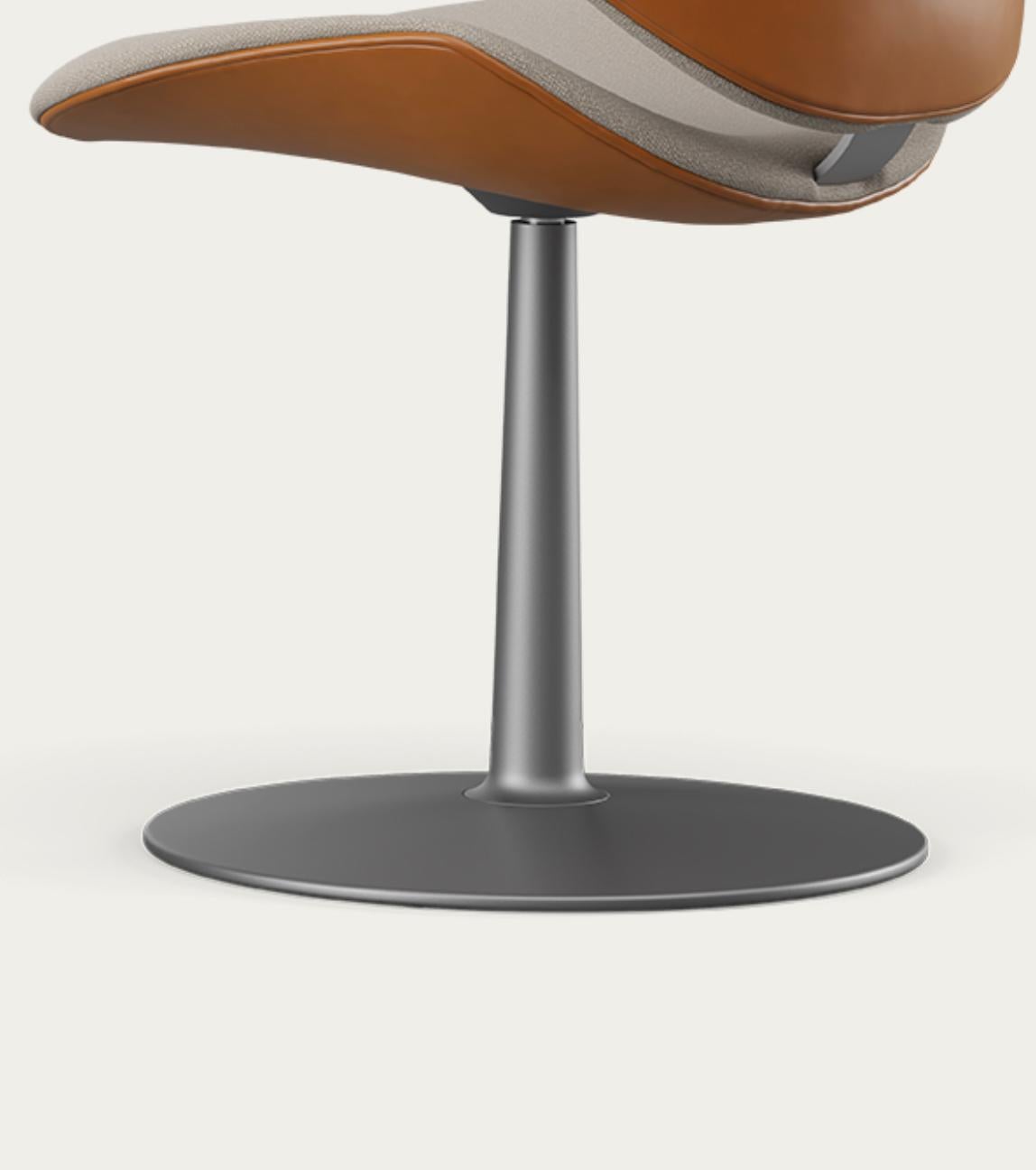 Salto and Sigsgaard Council Family Salon Chair Nevada Cognac For One Collection In New Condition For Sale In Barcelona, Barcelona