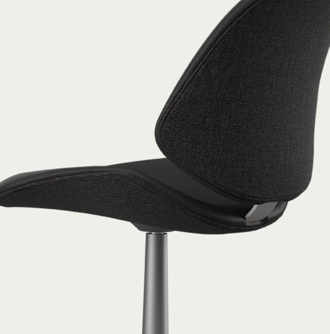 Salto and Sigsgaard Council Family Salon Chair Prestige Black For One Collection In New Condition For Sale In Barcelona, Barcelona