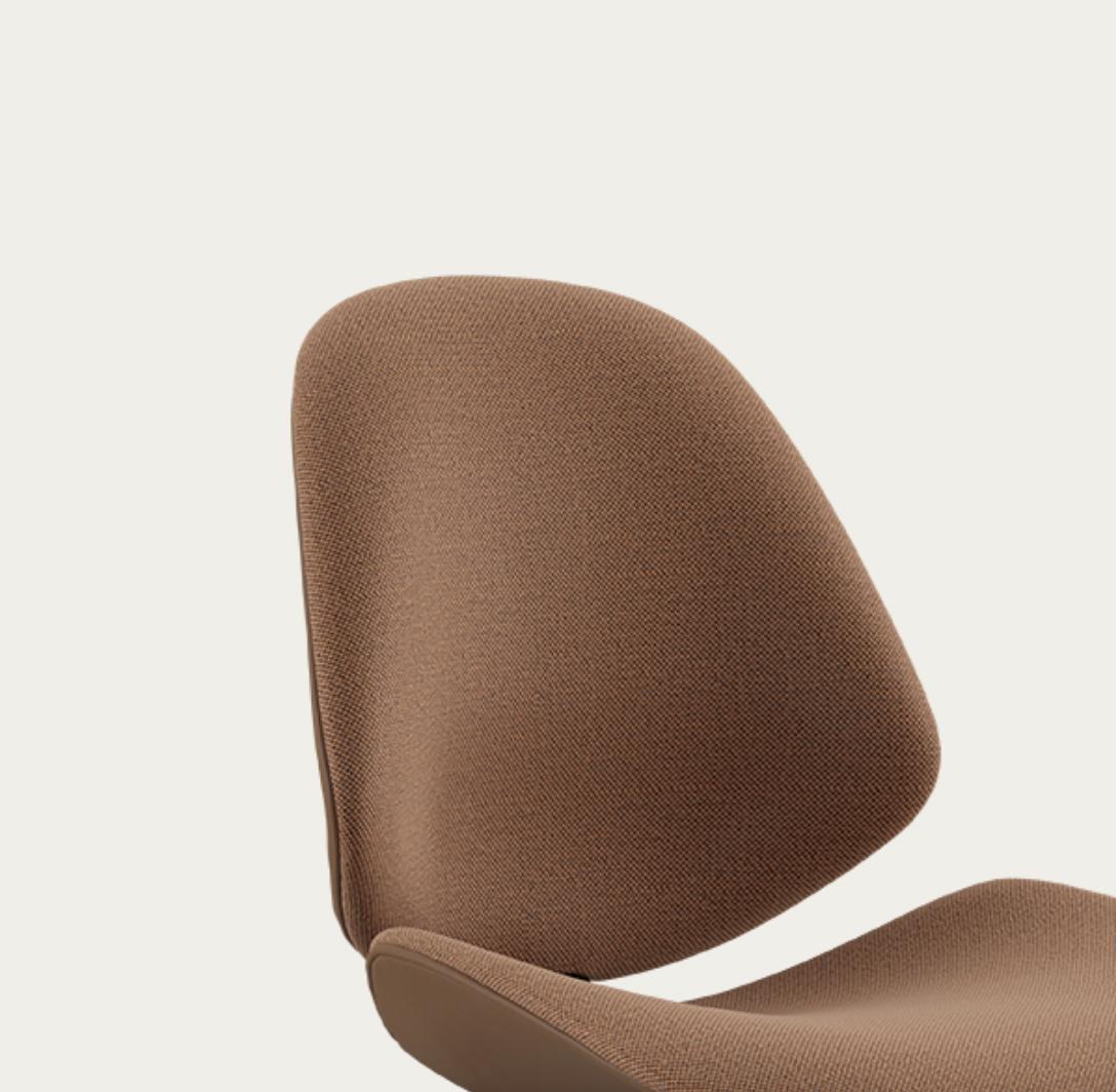 Salto and Sigsgaard Council Family Salon Chair Re-Wool 358 For One Collection In New Condition For Sale In Barcelona, Barcelona