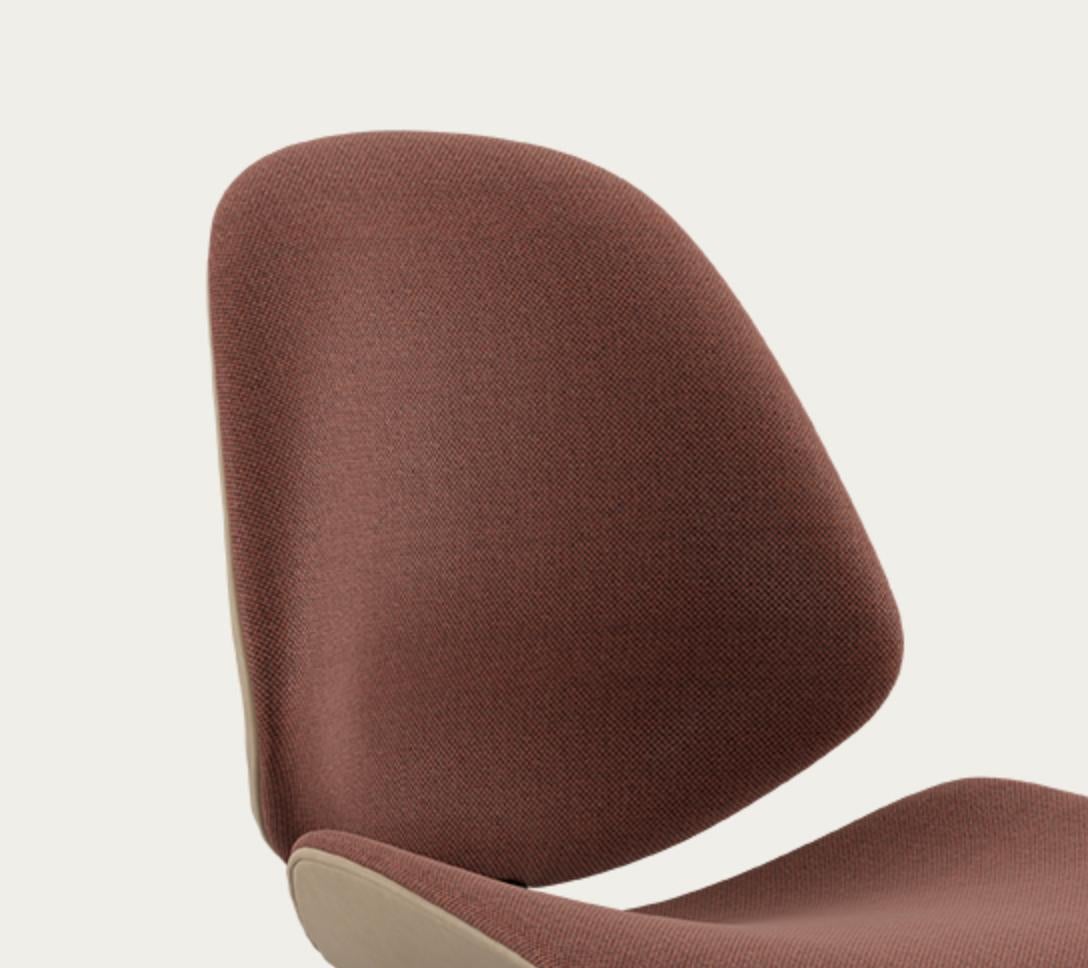 Salto and Sigsgaard Council Family Salon Chair Re-wool 558 For One Collection In New Condition For Sale In Barcelona, Barcelona