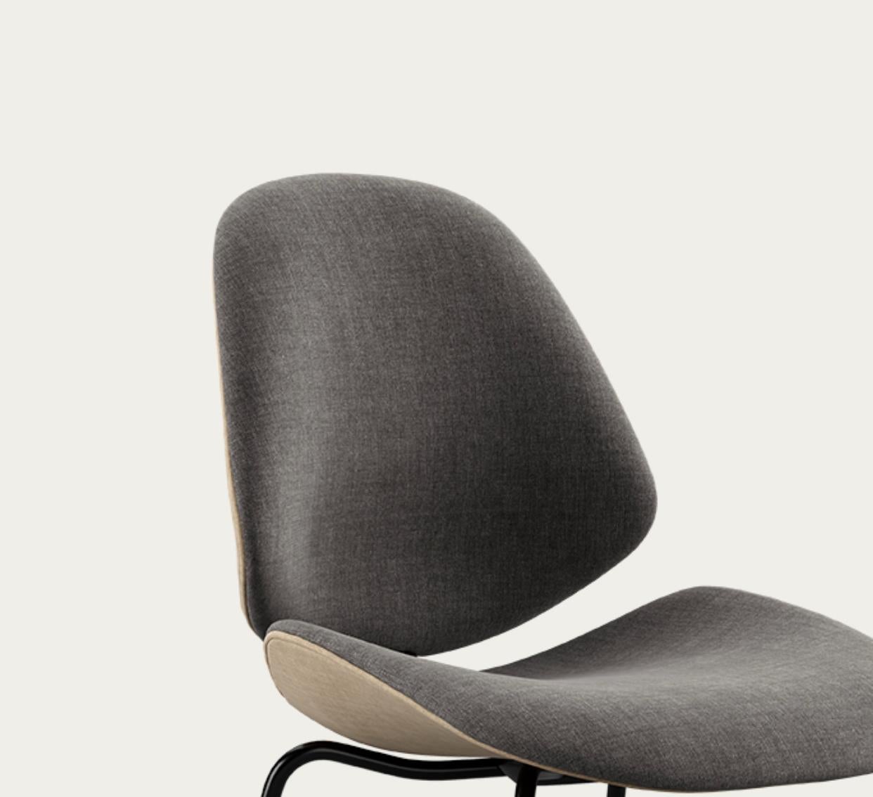Salto and Sigsgaard Council Family Salon Chair Remix 163 For One Collection In New Condition For Sale In Barcelona, Barcelona