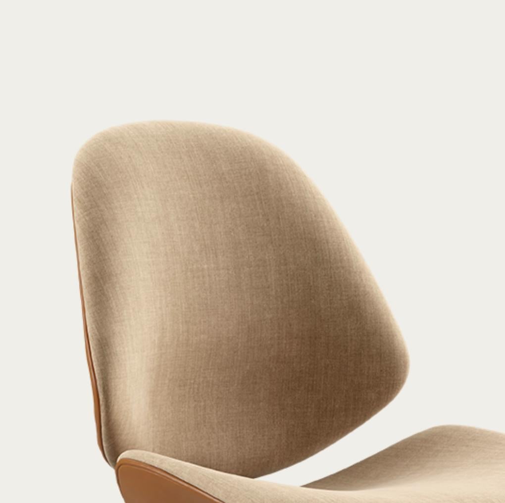 Salto and Sigsgaard Council Family Salon Chair Remix 242 For One Collection In New Condition For Sale In Barcelona, Barcelona