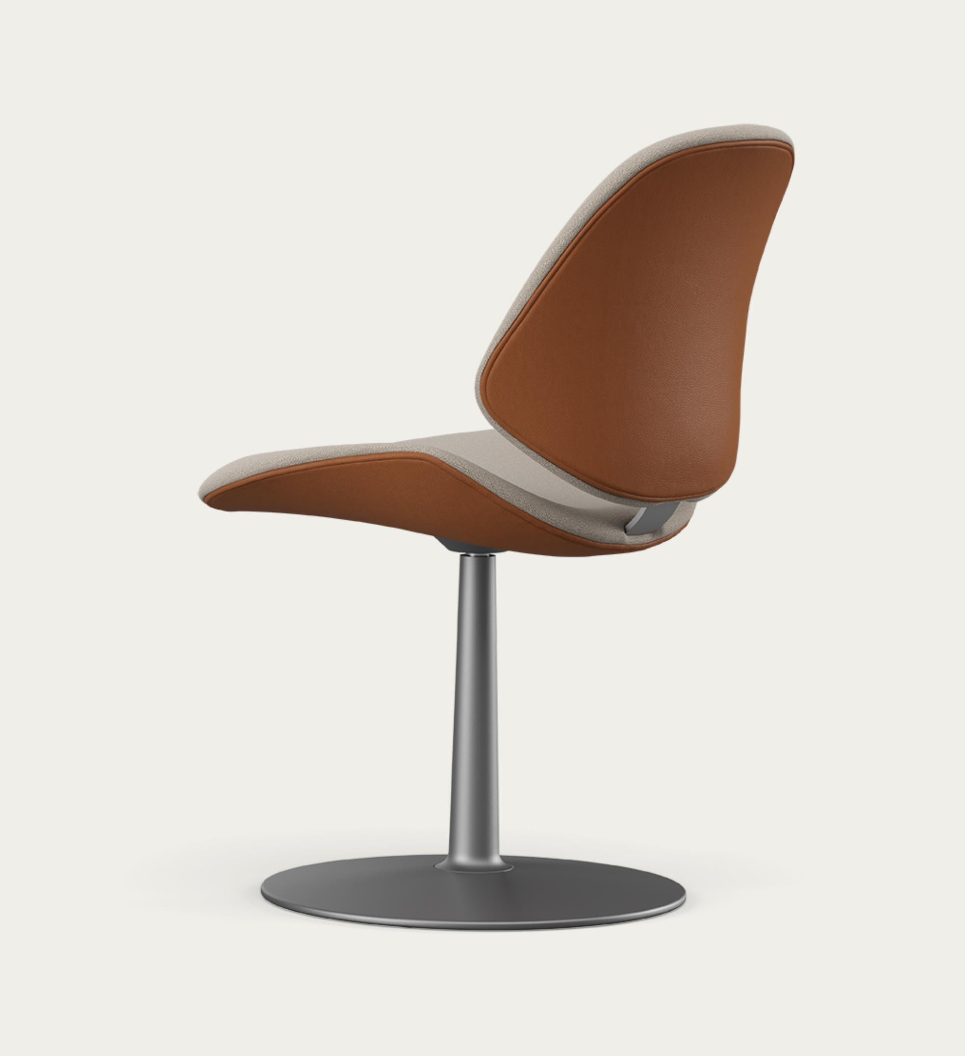 Salto and Sigsgaard Council Family Salon Chair Base: Graphite, Front: Steelcut Quartet 224 + Back: Prestige Cognac For One Collection

Discover the Council Salon Chair Swivel Base, the perfect seating solution for meeting, dining or waiting needs.
