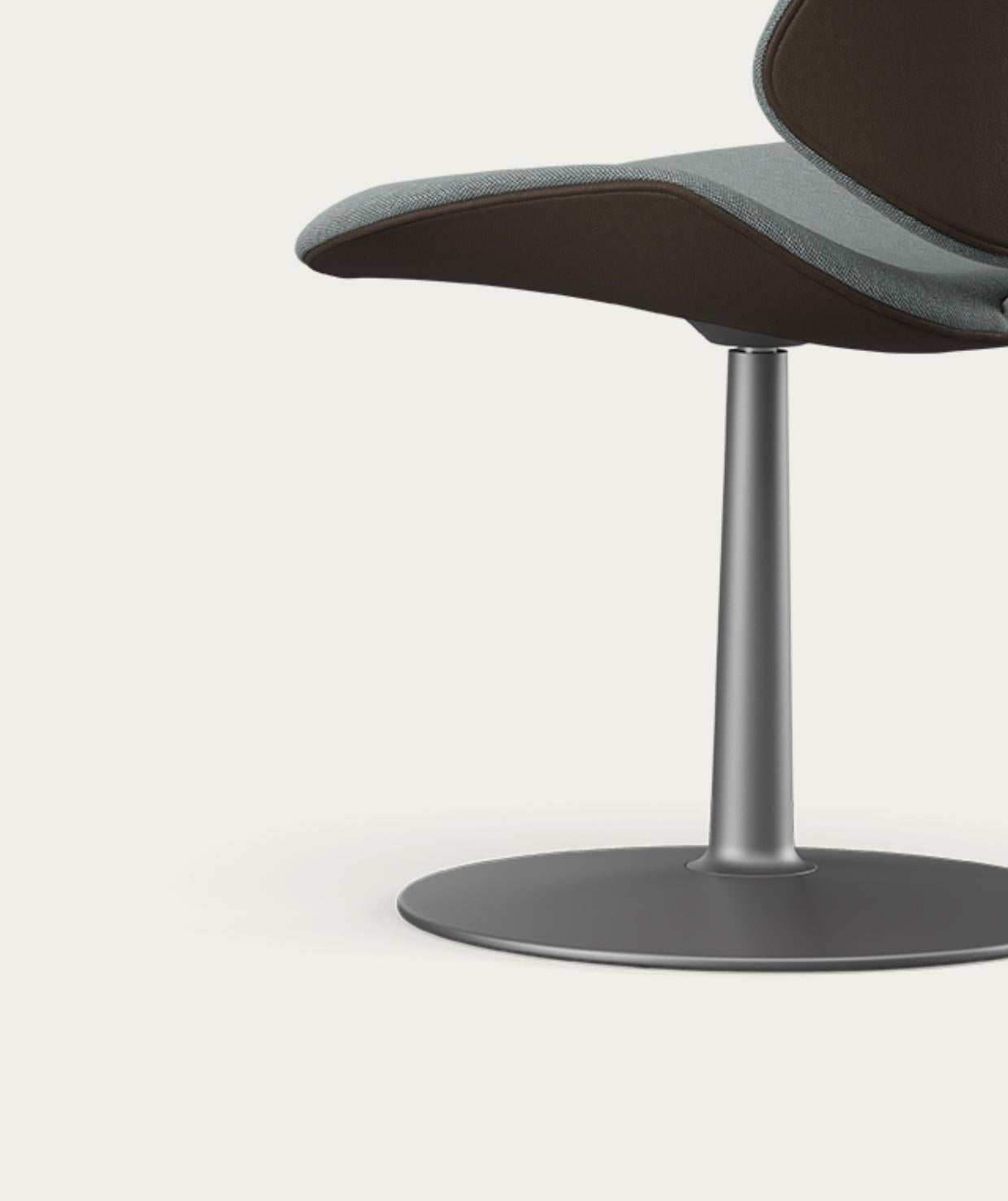 Salto and Sigsgaard Council Family Salon Chair Steelcut For One Collection In New Condition For Sale In Barcelona, Barcelona