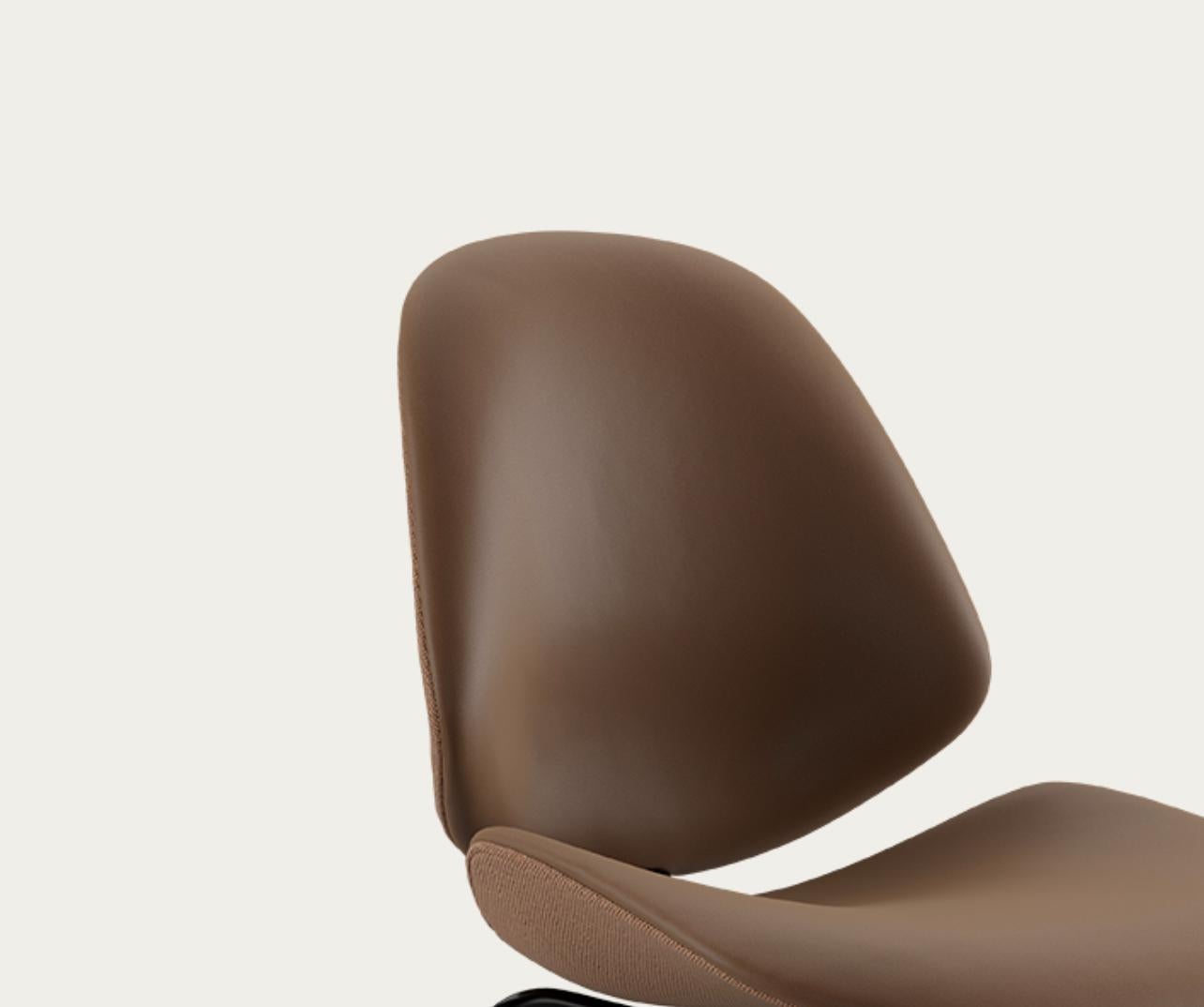 Salto and Sigsgaard Council Family Salon Chair Terra Umber For One Collection In New Condition For Sale In Barcelona, Barcelona