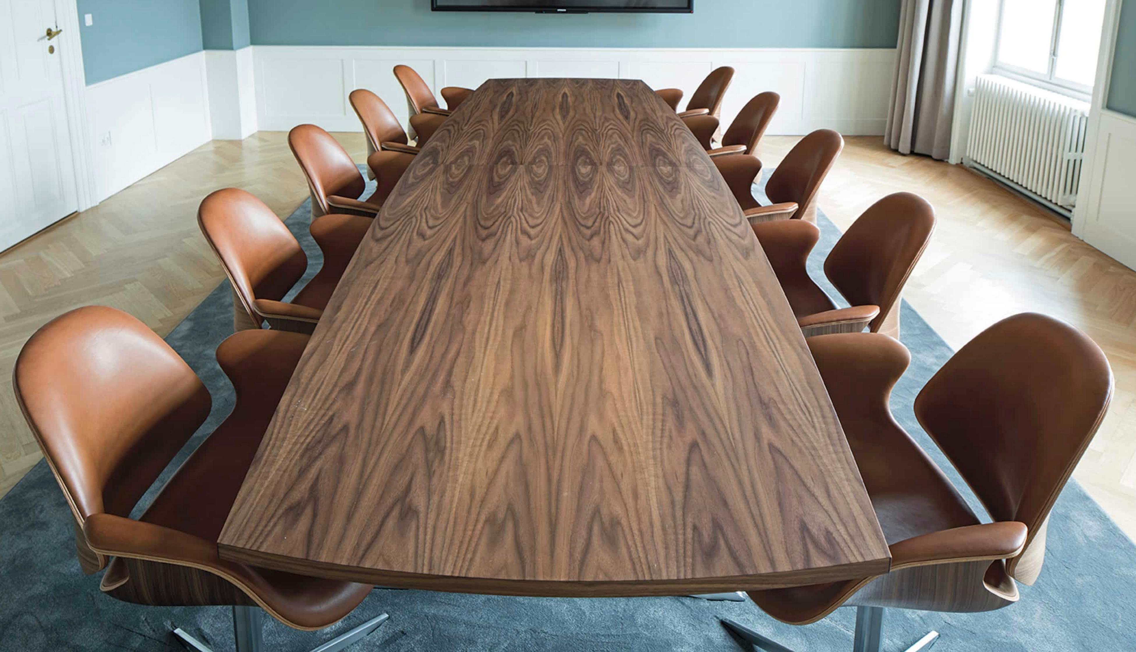 Mesa de Consejo Salto y Sigsgaard Colección Curved For One en venta 5