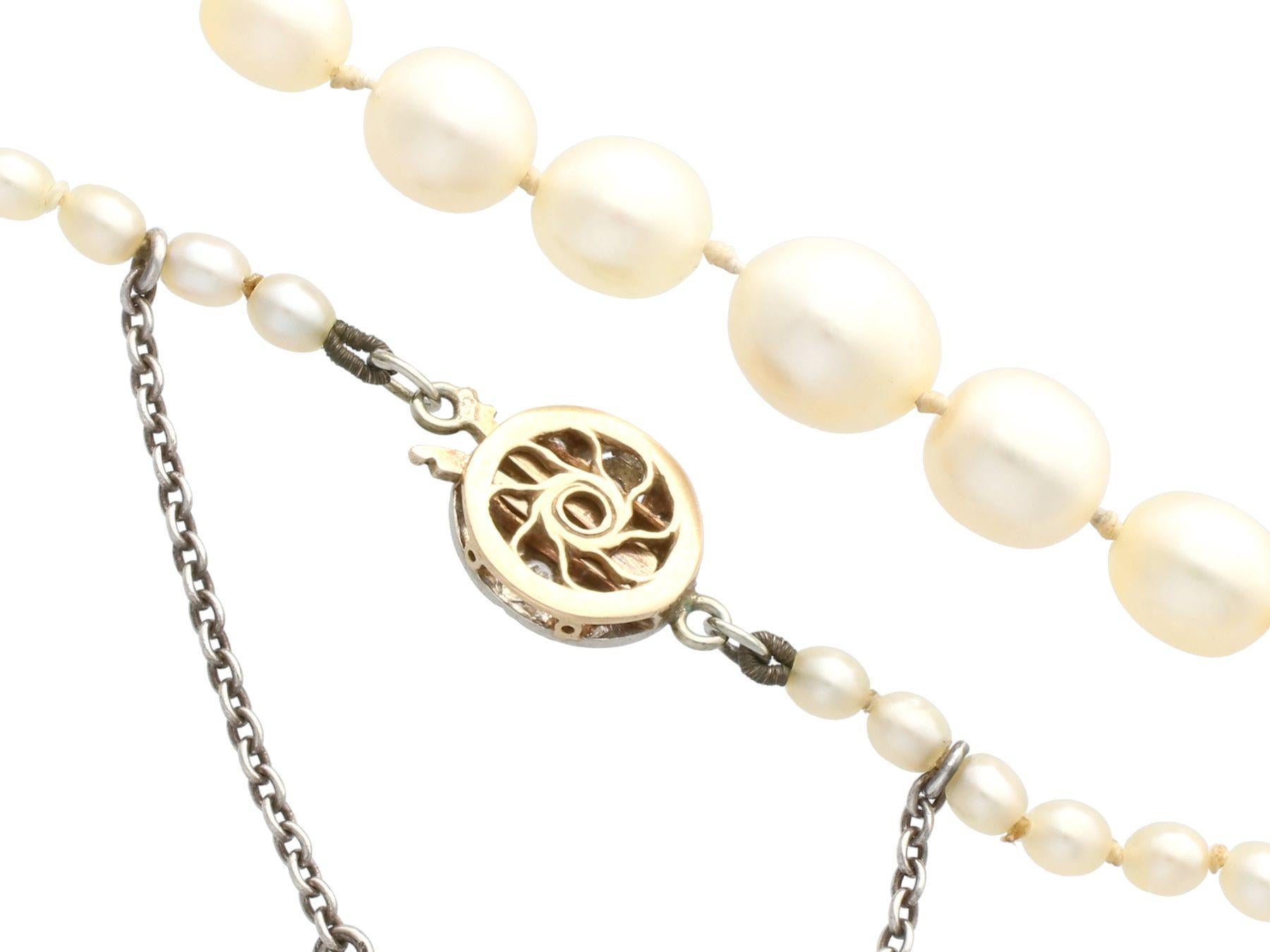 Round Cut Saltwater Natural Pearl Necklace Diamond and Yellow Gold Clasp For Sale