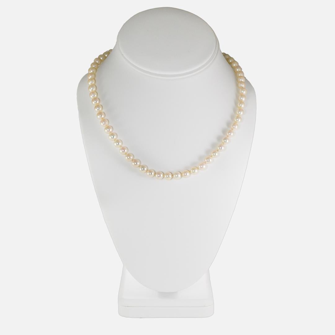Saltwater Pearl Necklace with Gold-Filled Clasp In Excellent Condition For Sale In Laguna Beach, CA