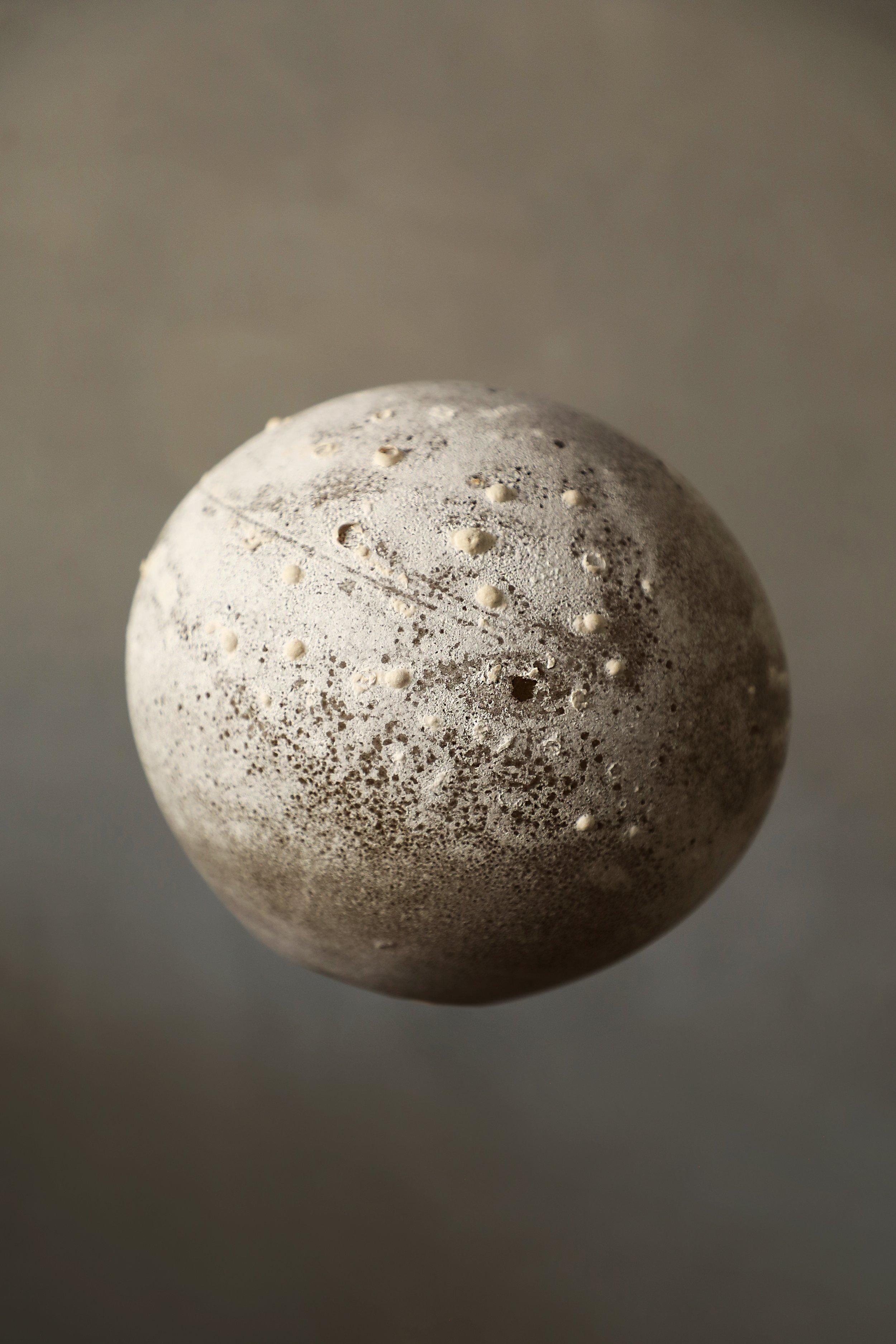 Altro Salty Pendant Ball 20 by Contain in vendita