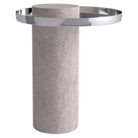 Salute Tisch Weißes Travertin-Säulentablett aus poliertem Stahl von La Chance im Angebot